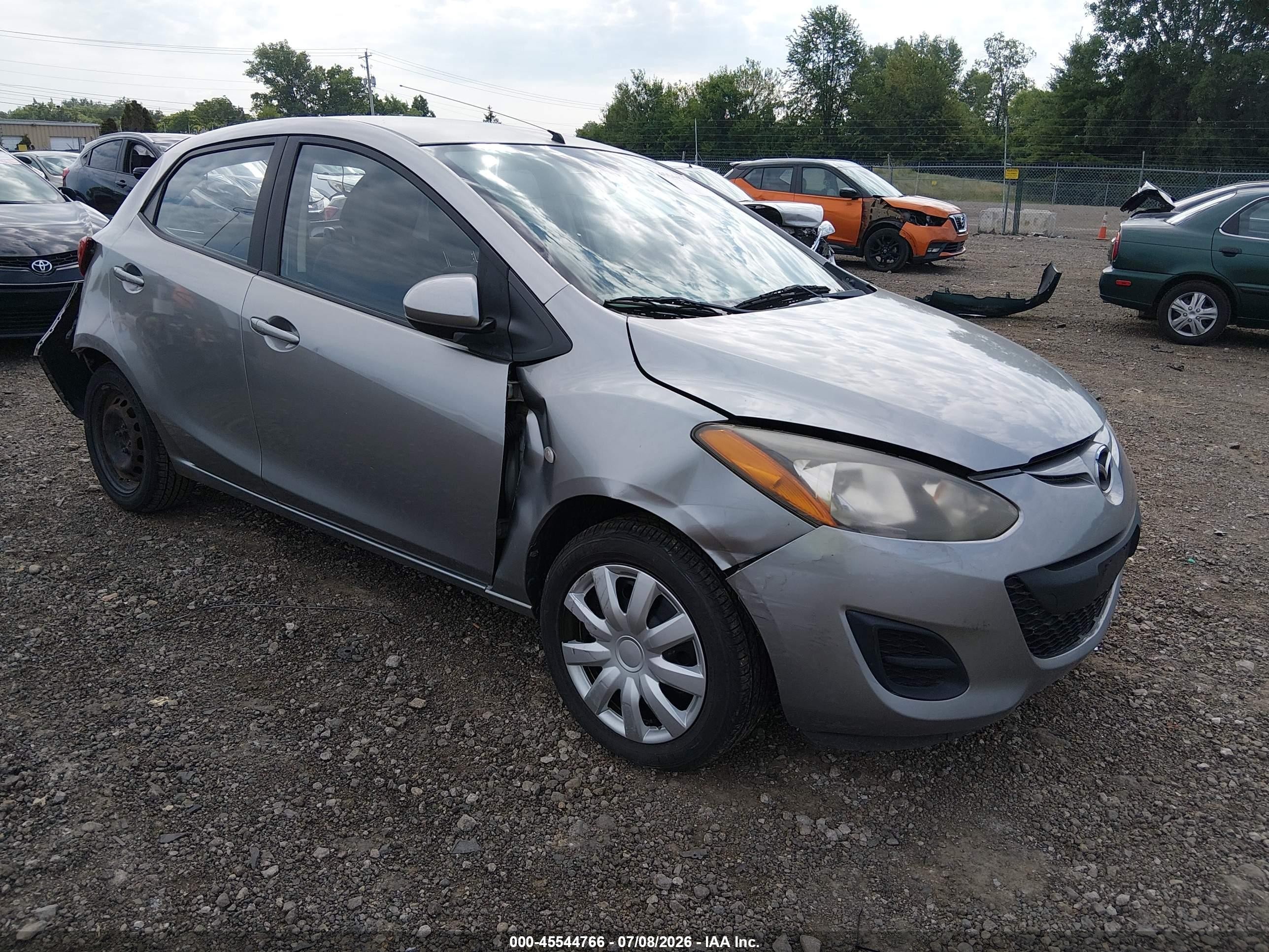 2011 Mazda 2 Touring, VIN JM1DE1HY6B0107740 — Rear end