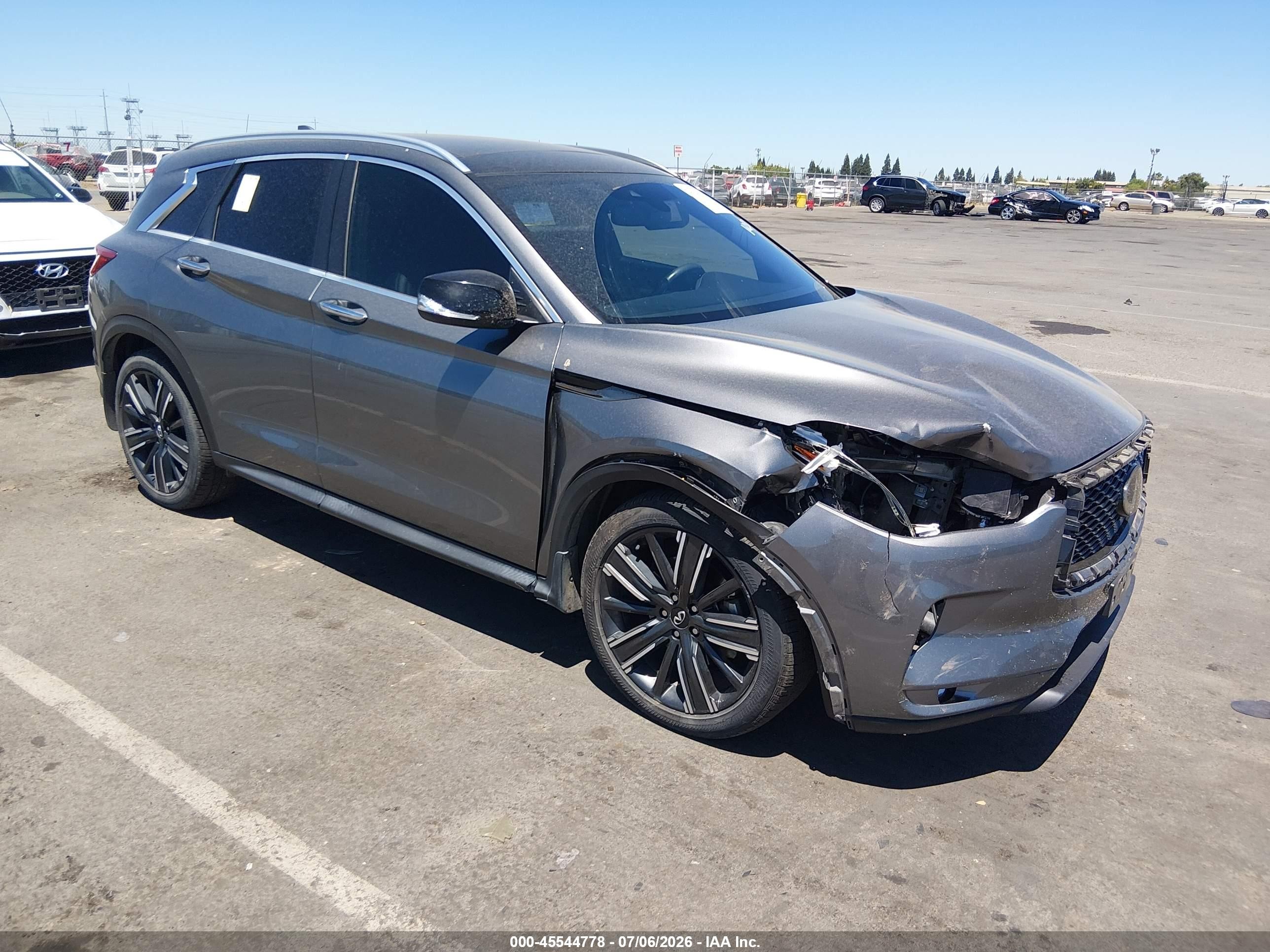2021 Infiniti QX50 Luxe, VIN 3PCAJ5BB1MF121737 — Front end