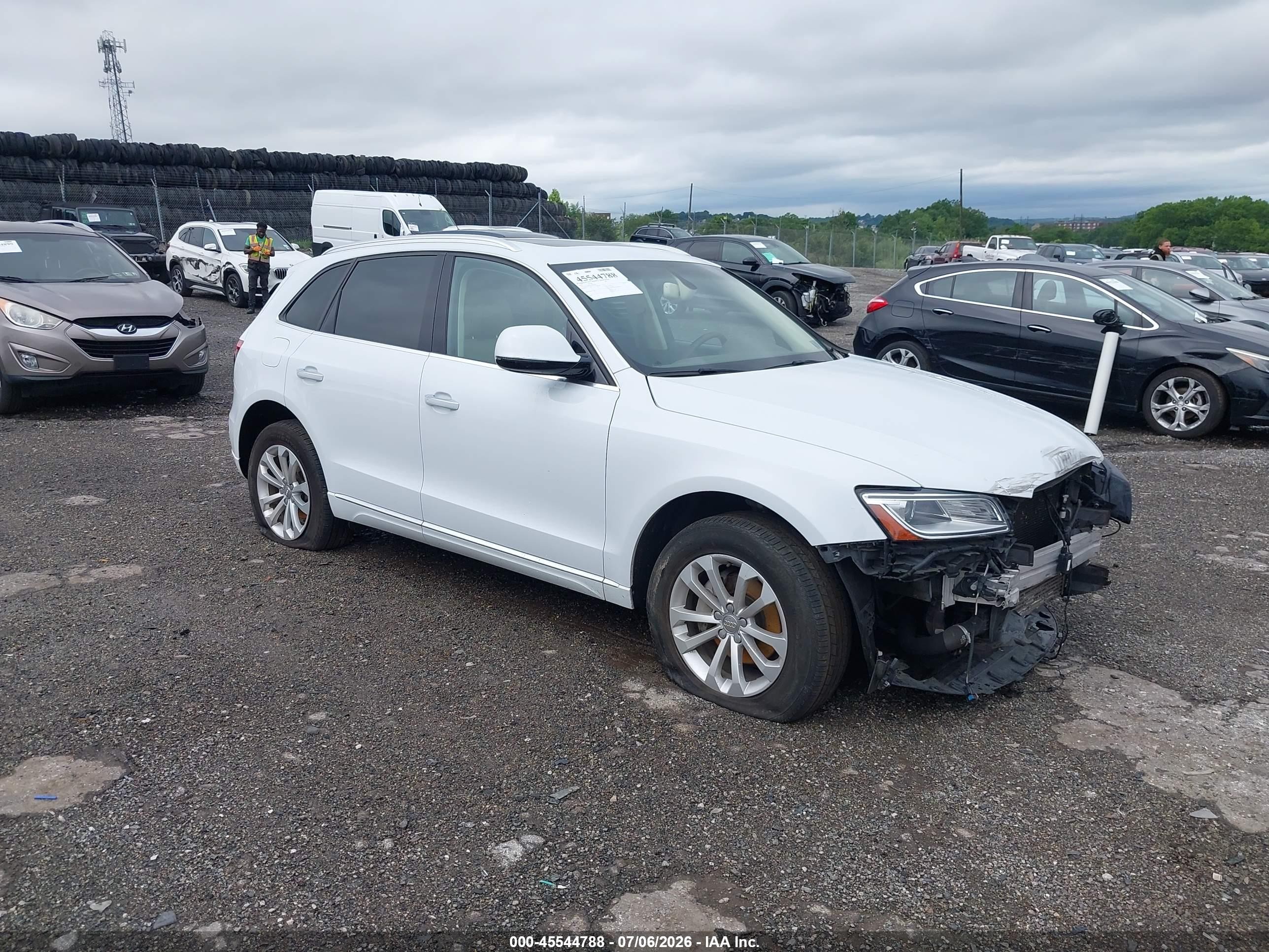 2016 Audi Q5 Premium Plus, VIN WA1L2AFP5GA093100 — Front end