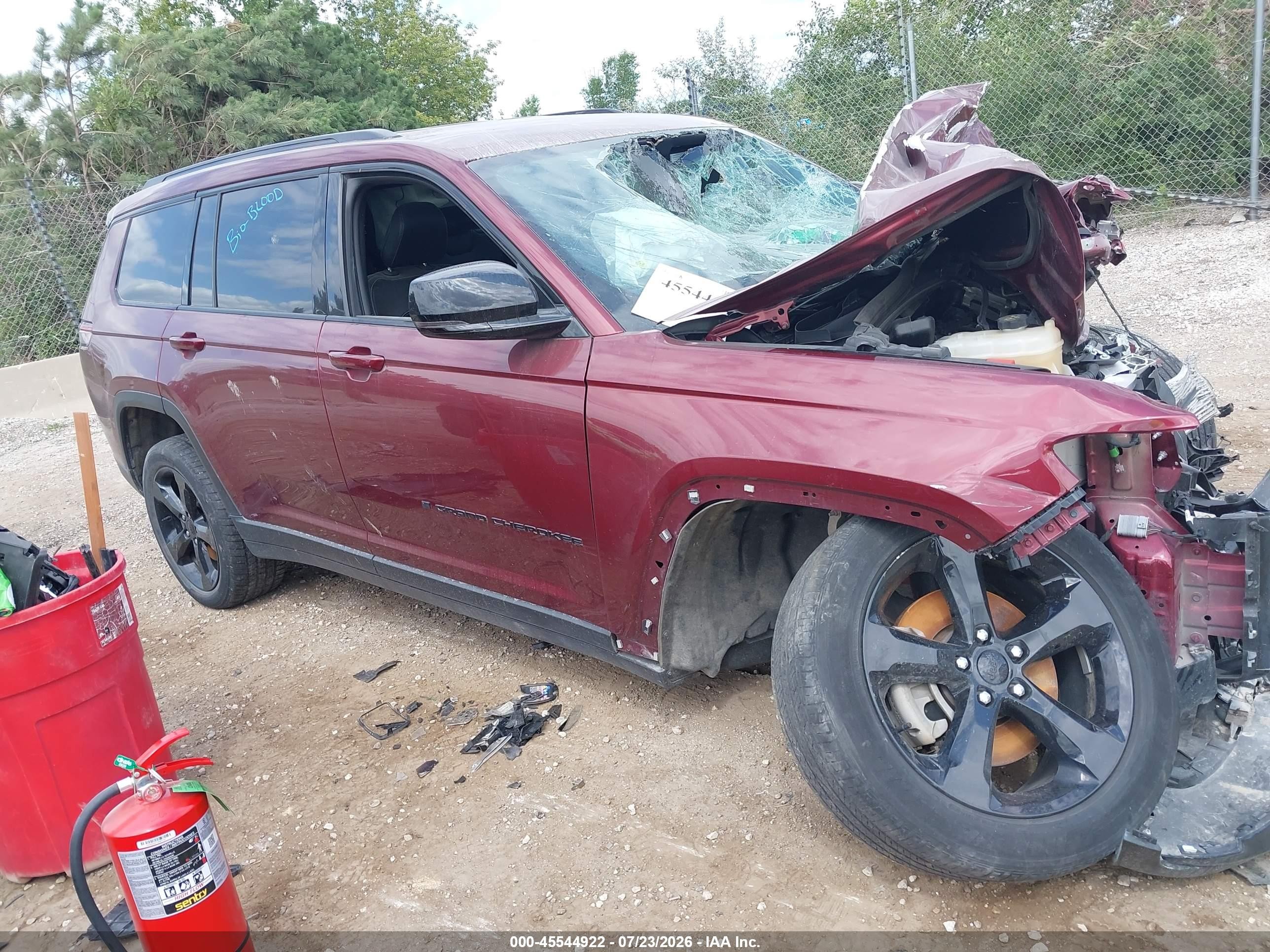 2023 Jeep Grand Cherokee Laredo, VIN 1C4RJKAG7P8886924 — Перед