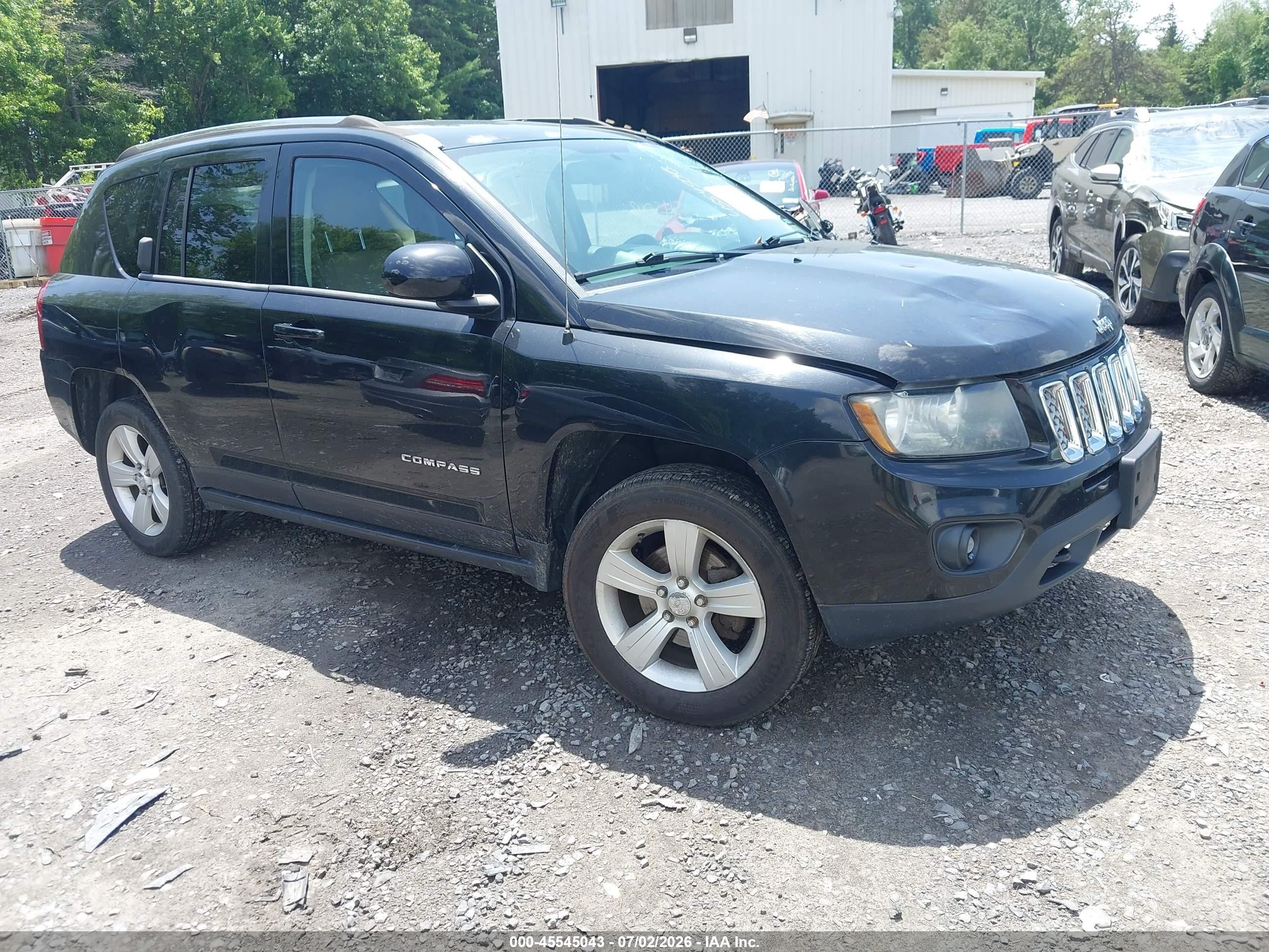 2014 Jeep Compass Latitude, VIN 1C4NJDEBXED546292 — Front end