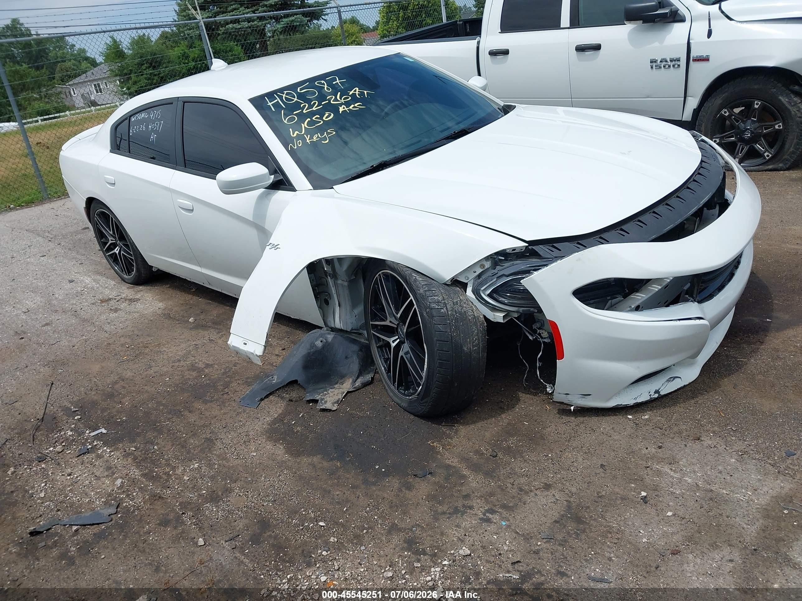 2015 Dodge Charger RT, VIN 2C3CDXCT8FH874315 — Front end