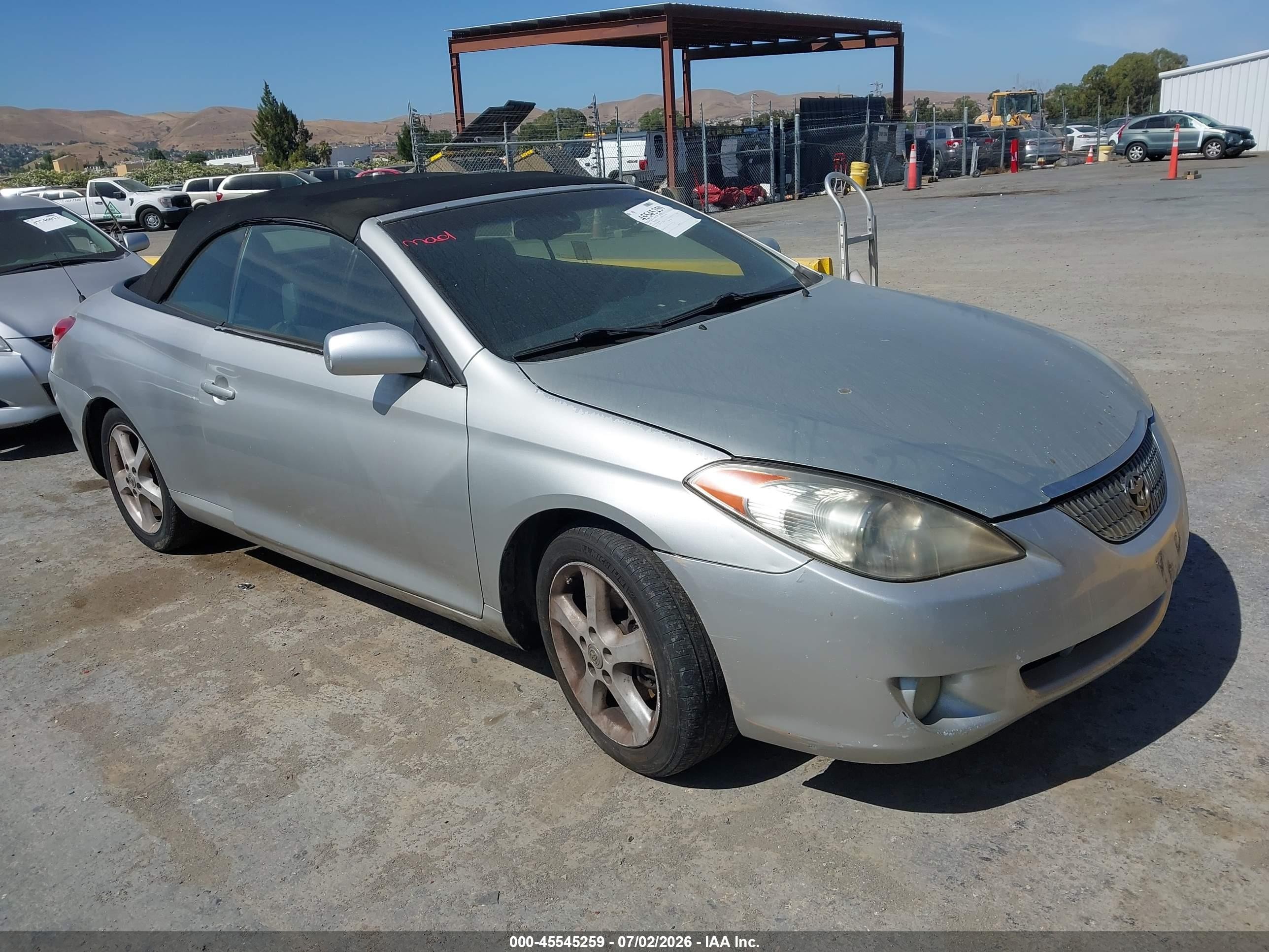 2005 Toyota Solara SE, VIN 4T1FA38P45U048963 — Normal wear