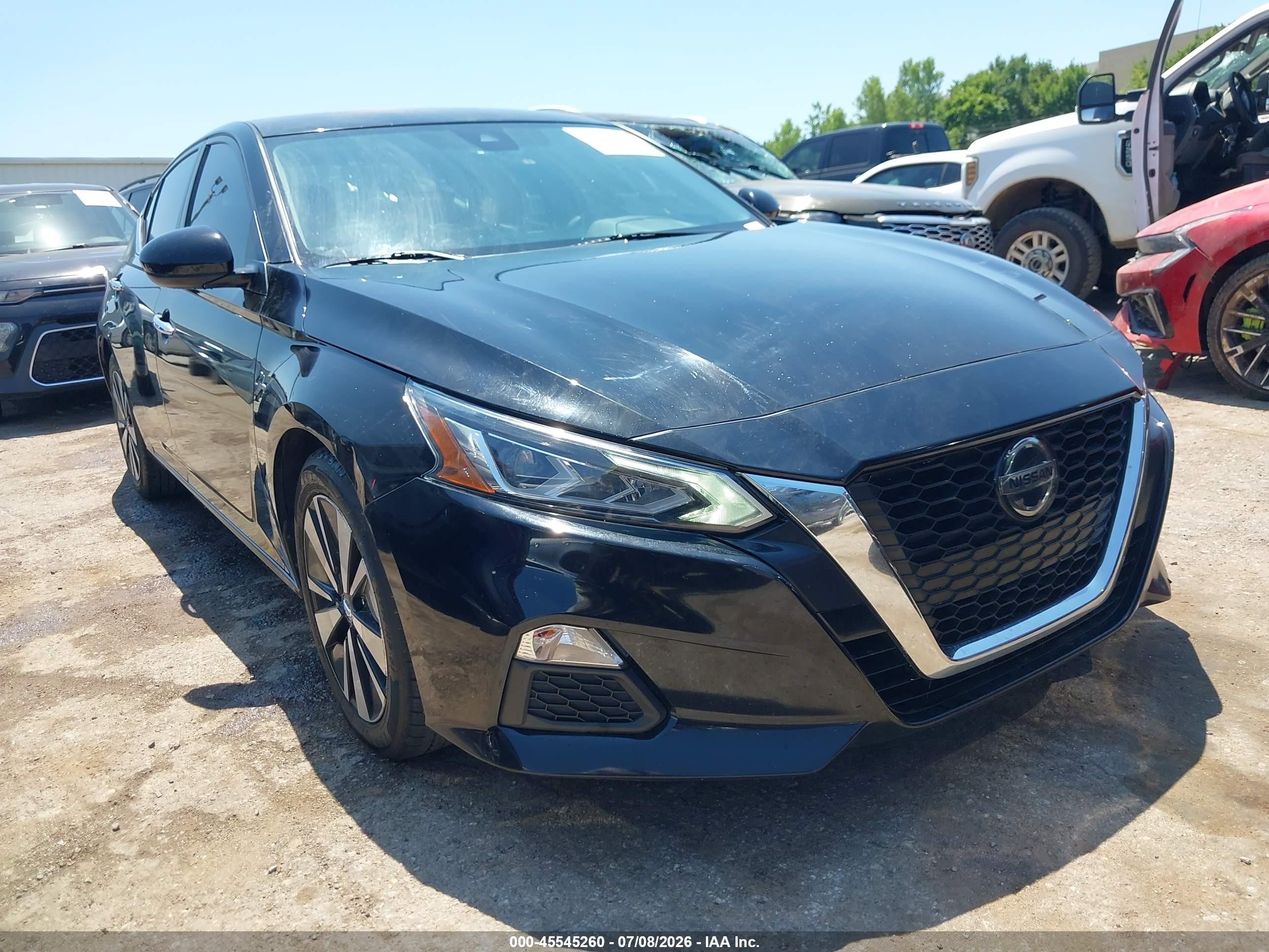 2022 Nissan Altima SV, VIN 1N4BL4DV7NN423817 — Front end