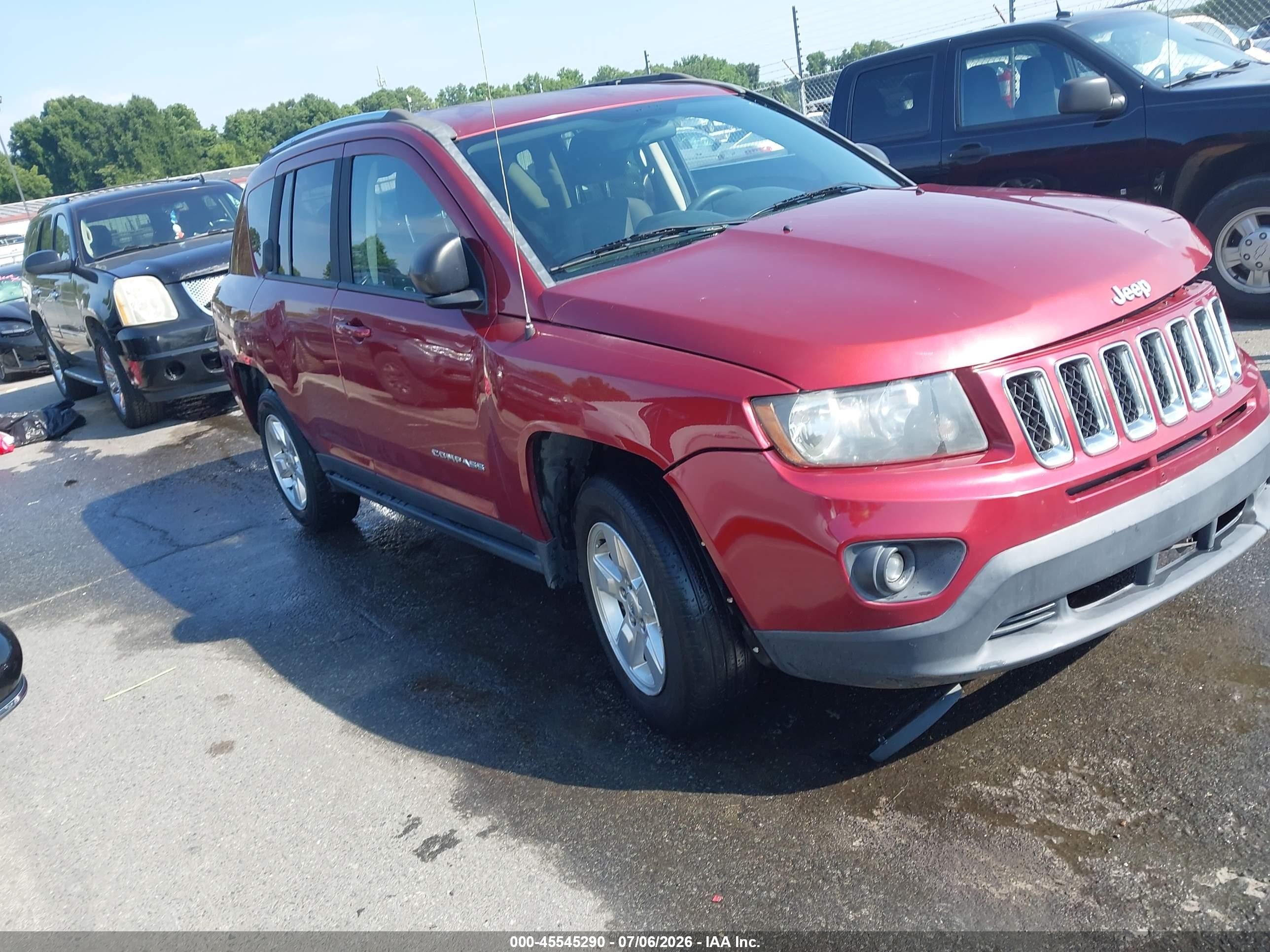 2015 Jeep Compass Sport, VIN 1C4NJCBA0FD170659 — Перед