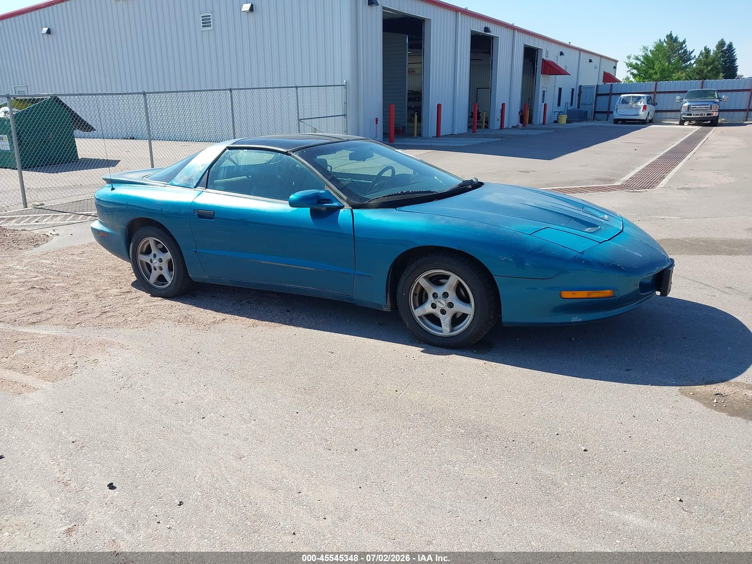 1996 Pontiac Firebird Formula, VIN 2G2FV22P2T2213122 — Normal wear