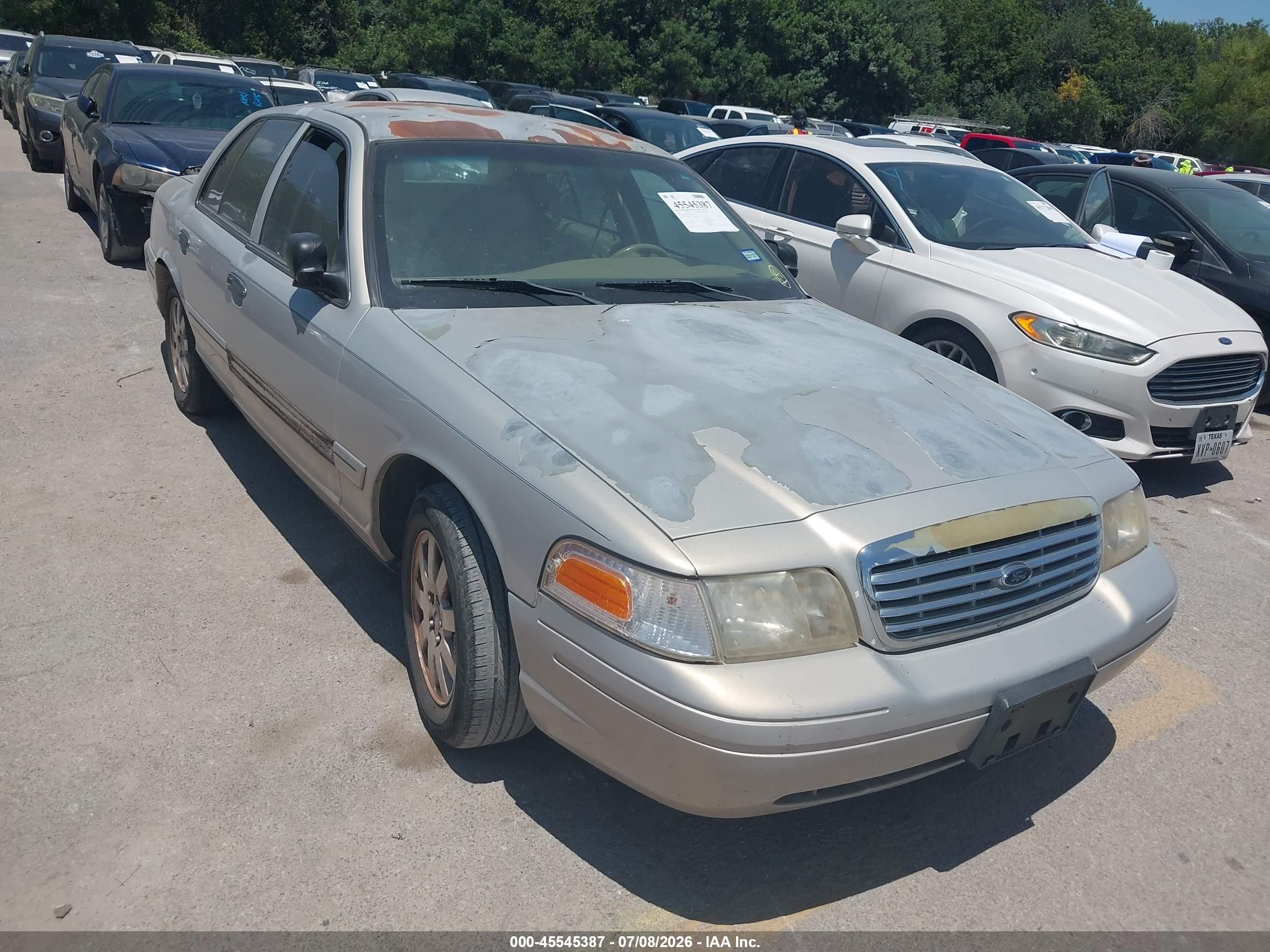 2008 Ford Crown Victoria LX, VIN 2FAFP74V78X128842 — Normal wear