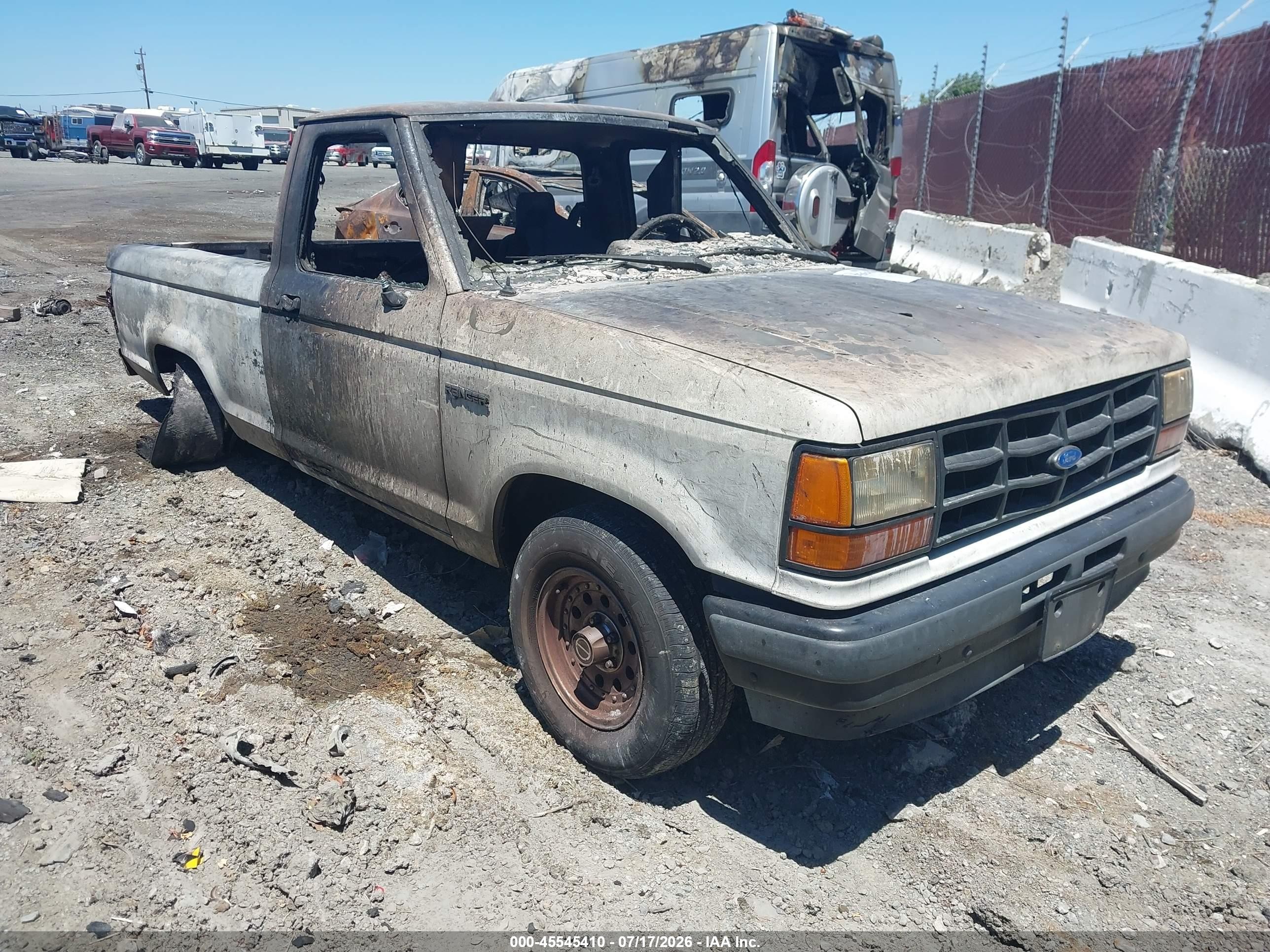 1992 Ford Ranger, VIN 1FTCR10U5NUC53777 — Пожар
