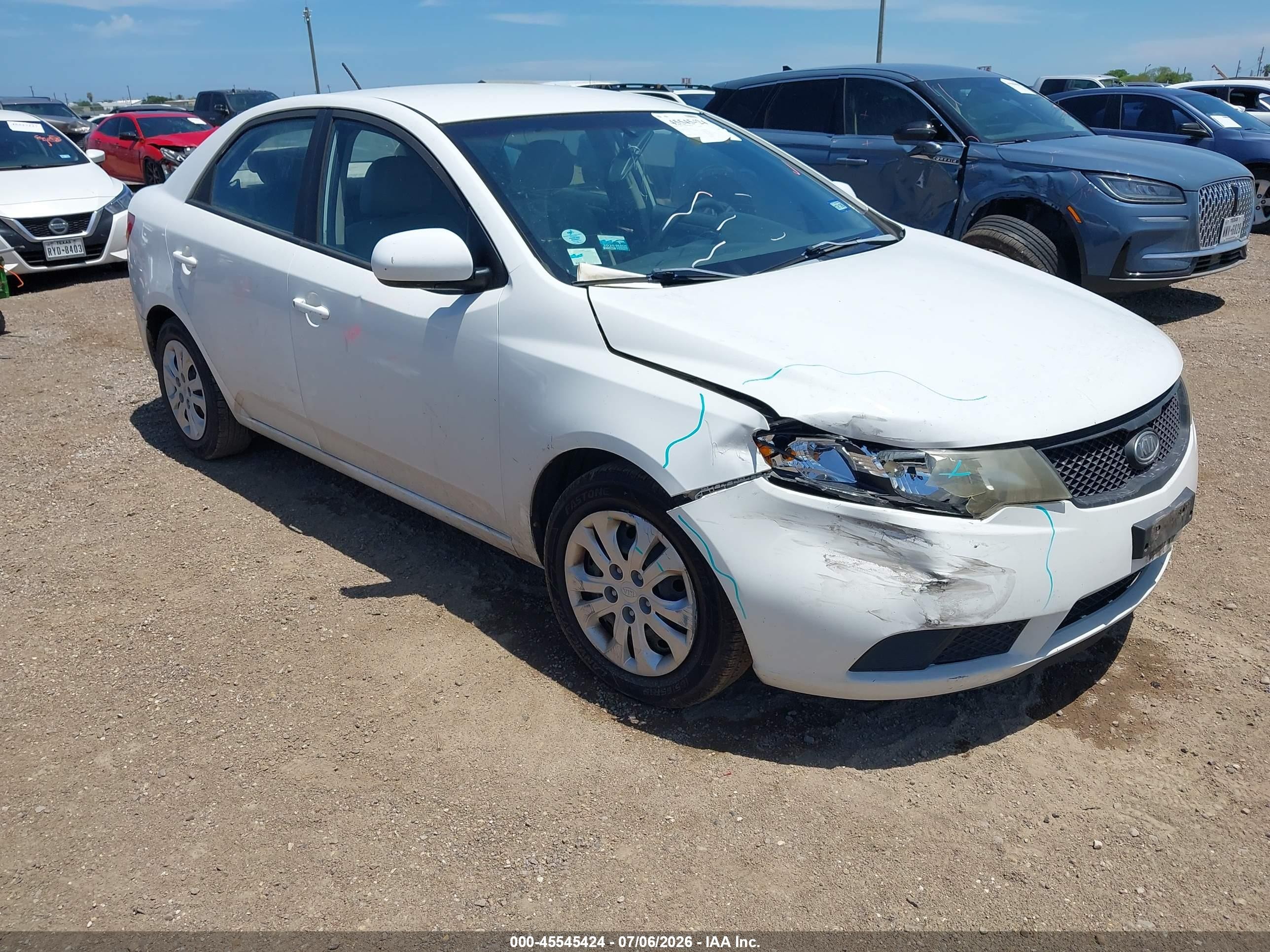 2010 Kia Forte LX, VIN KNAFT4A26A5078681 — Front end