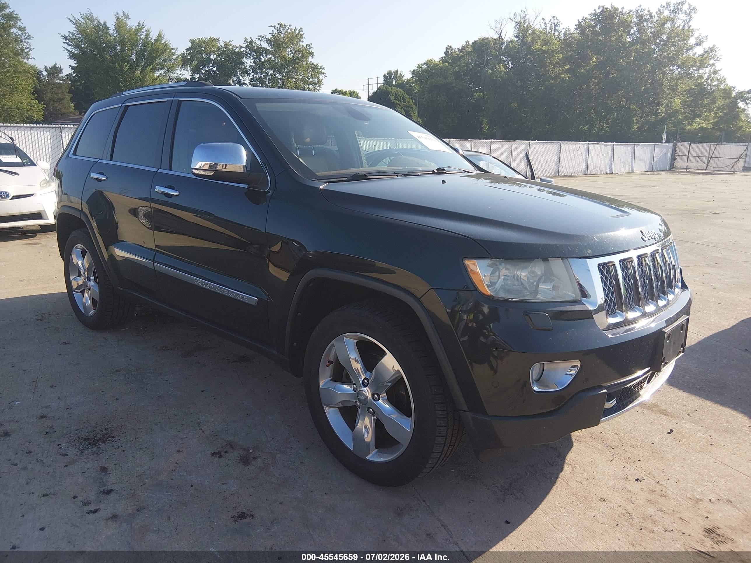 2013 Jeep Grand Cherokee Overland, VIN 1C4RJFCG4DC655105 — Normal wear