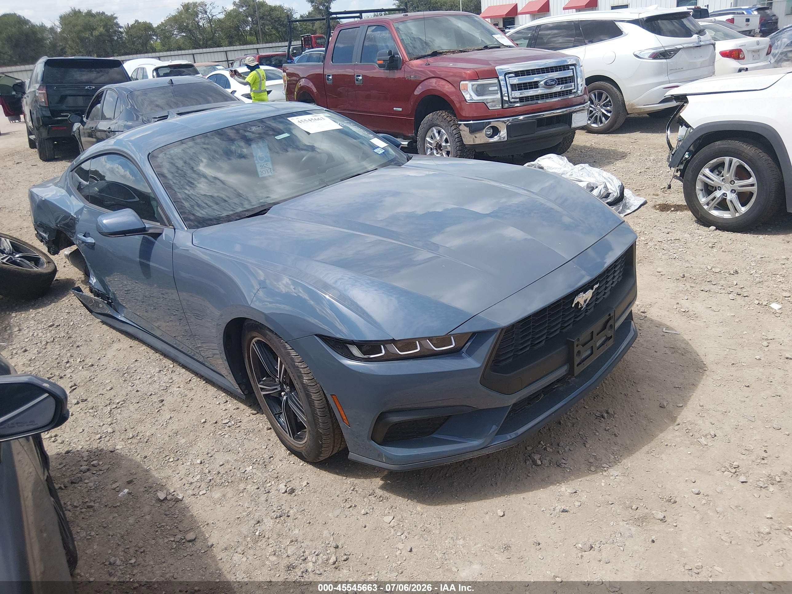 2024 Ford Mustang EcoBoost, VIN 1FA6P8TH5R5115012 — Бок