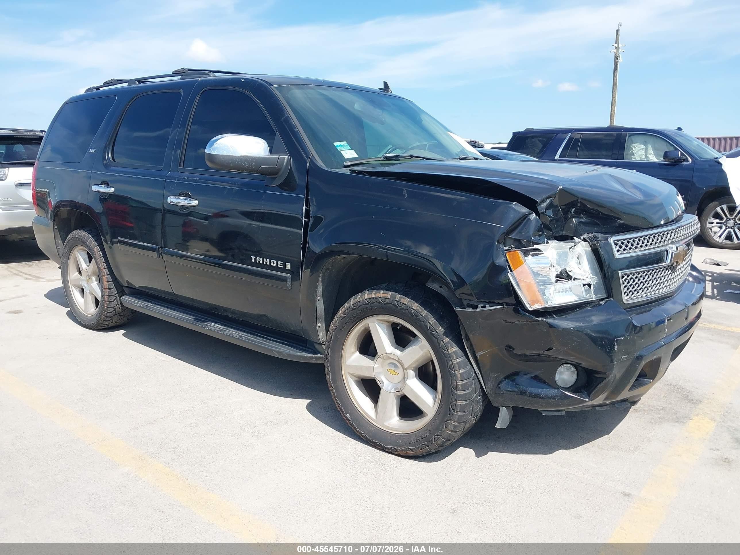 2007 Chevrolet Tahoe LS, VIN 1GNFK13007R389273 — Front end