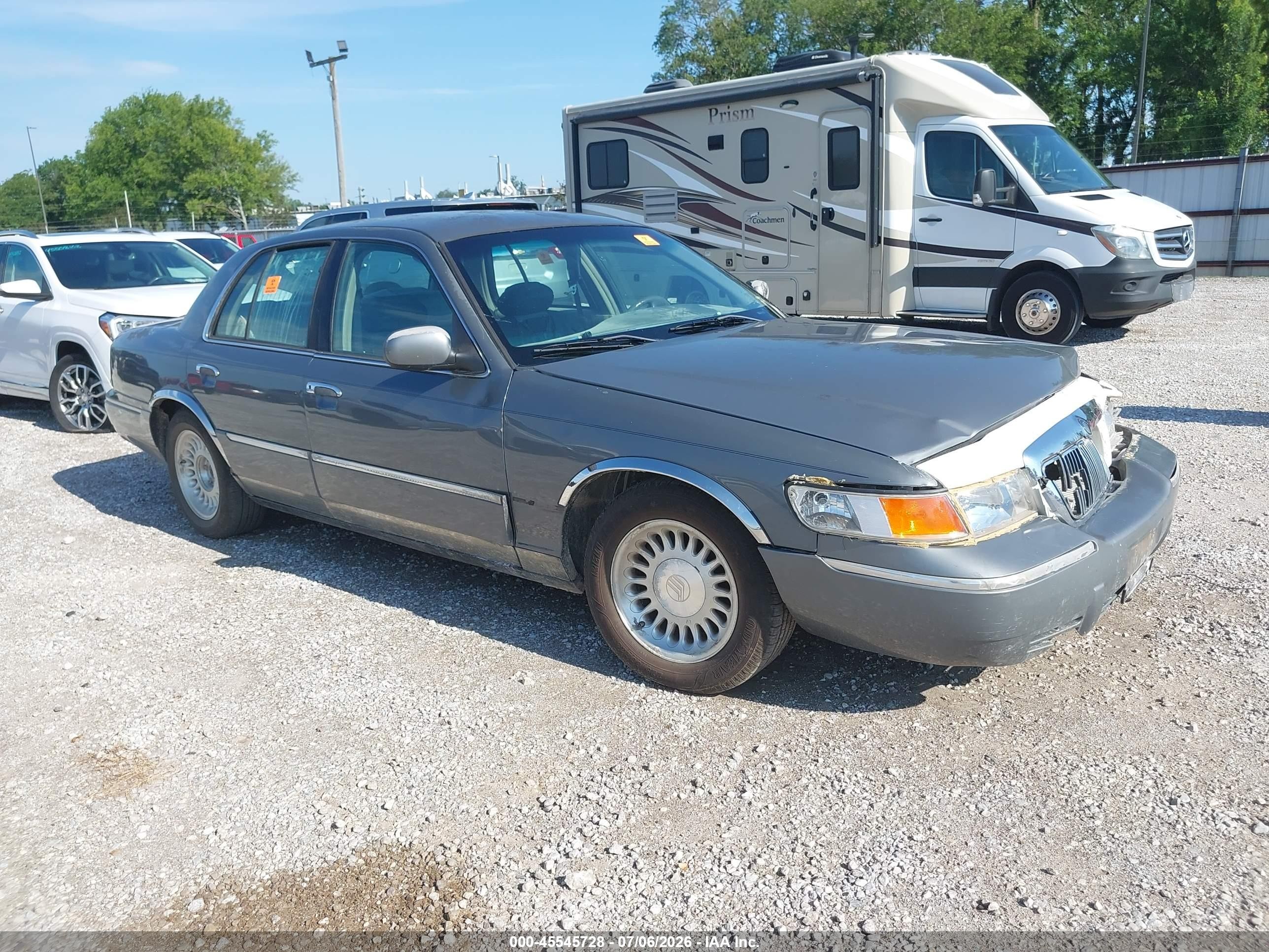 1998 Mercury Grand Marquis LS, VIN 2MEFM75W4WX659874 — Front end
