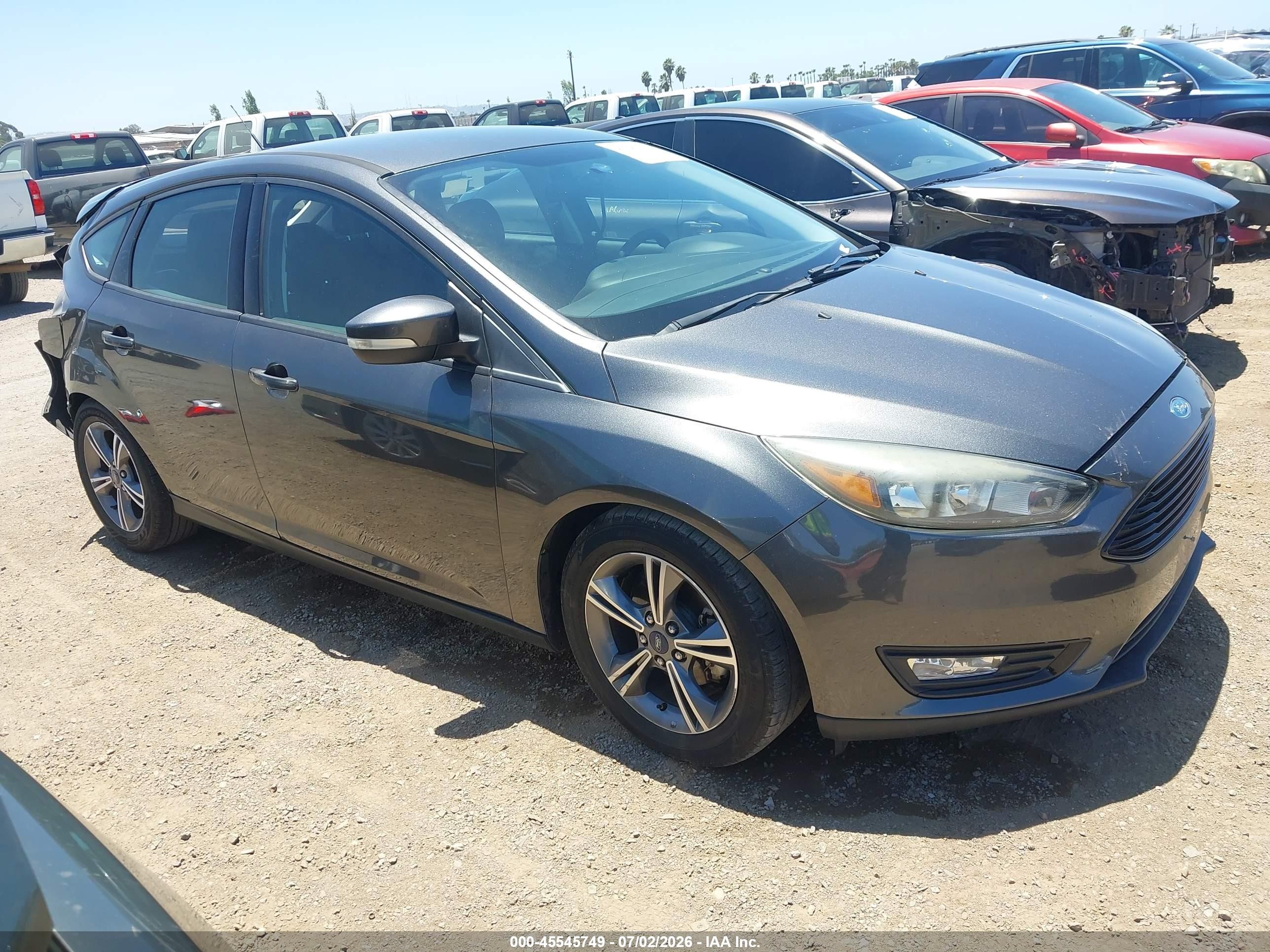 2016 Ford Focus SE, VIN 1FADP3KE2GL380075 — Rear end