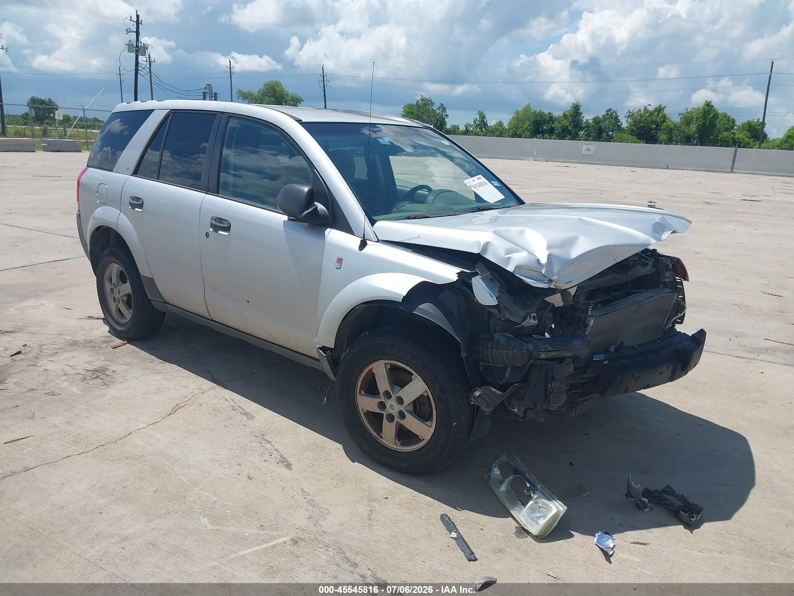 2005 Saturn VUE, VIN 5GZCZ23D35S844251 — Front end