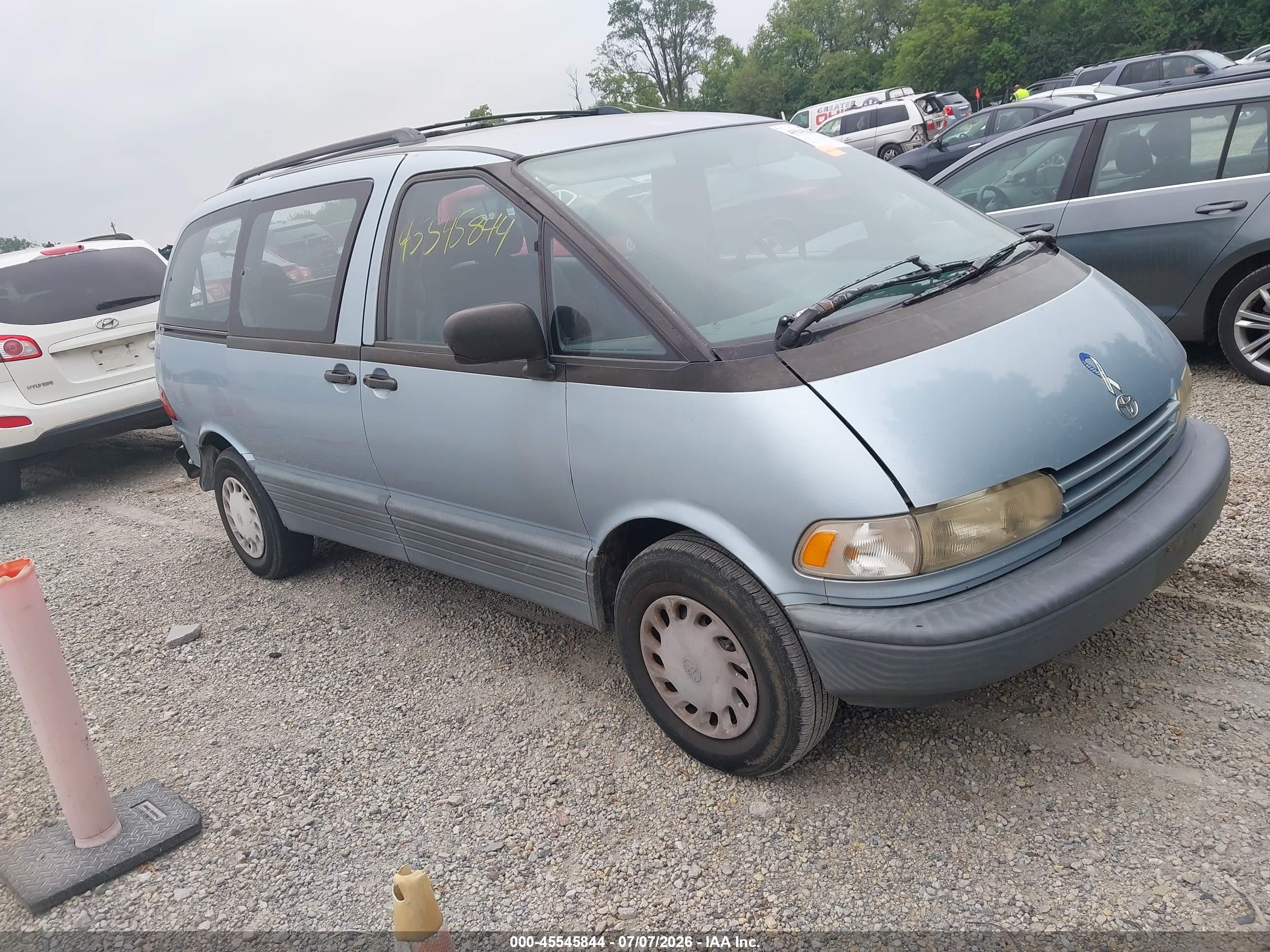 1991 Toyota Previa, VIN JT3AC11R7M0033408 — Rear end