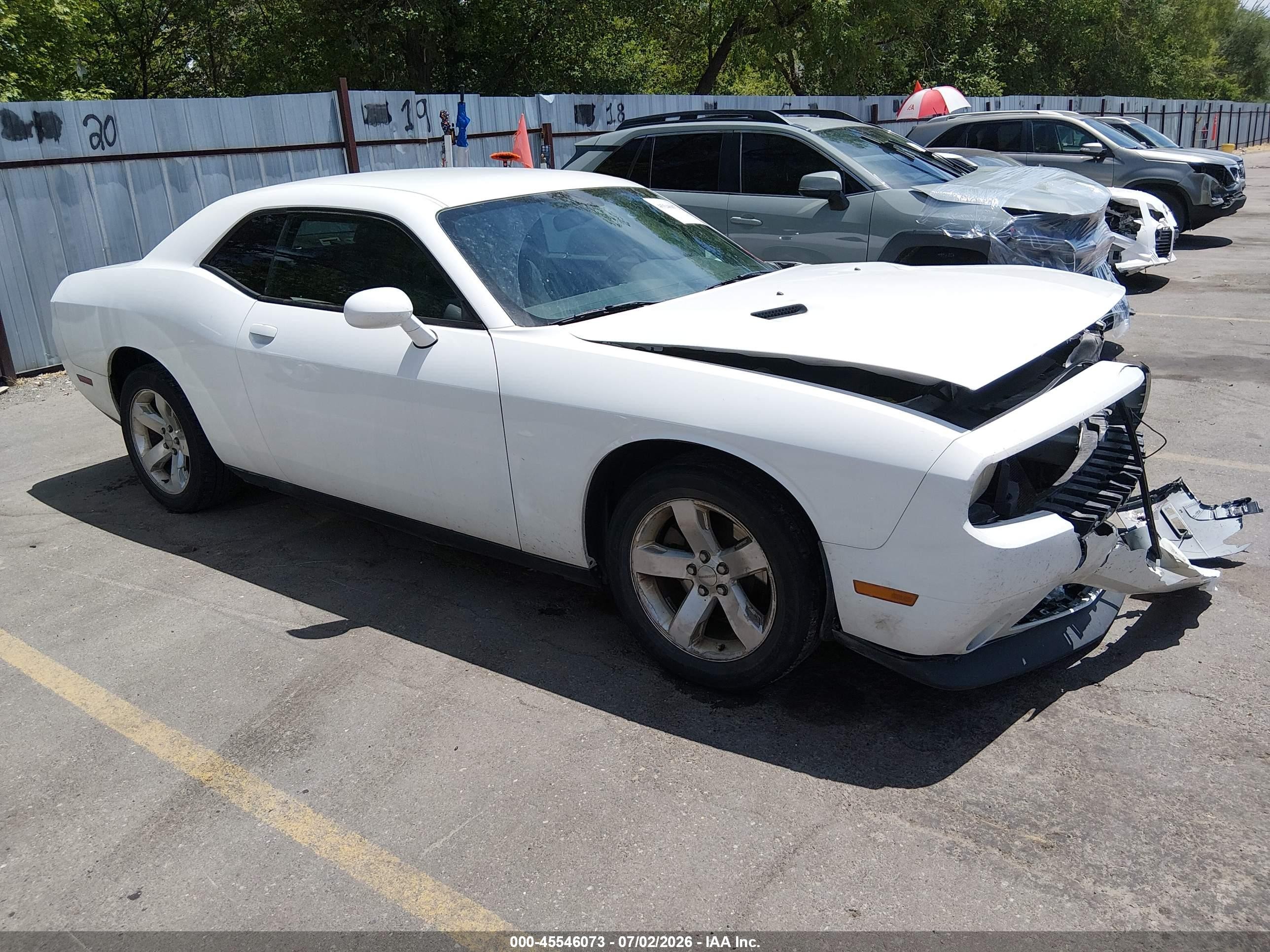 2014 Dodge Challenger SXT, VIN 2C3CDYAG1EH251063 — Front end