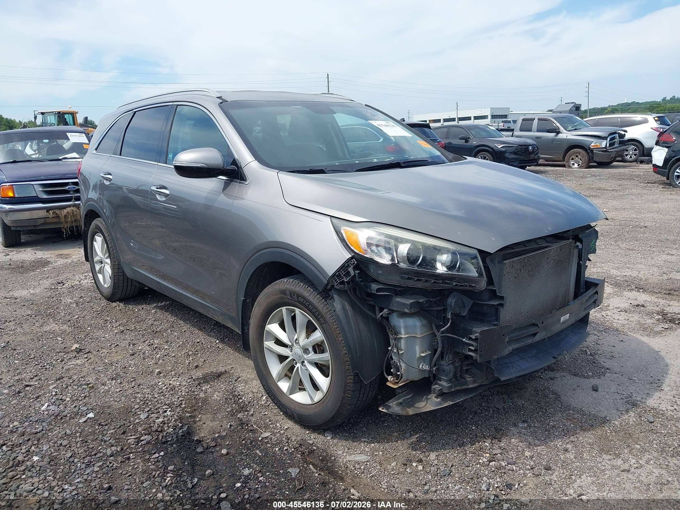 2017 Kia Sorento LX, VIN 5XYPG4A38HG212015 — Front end