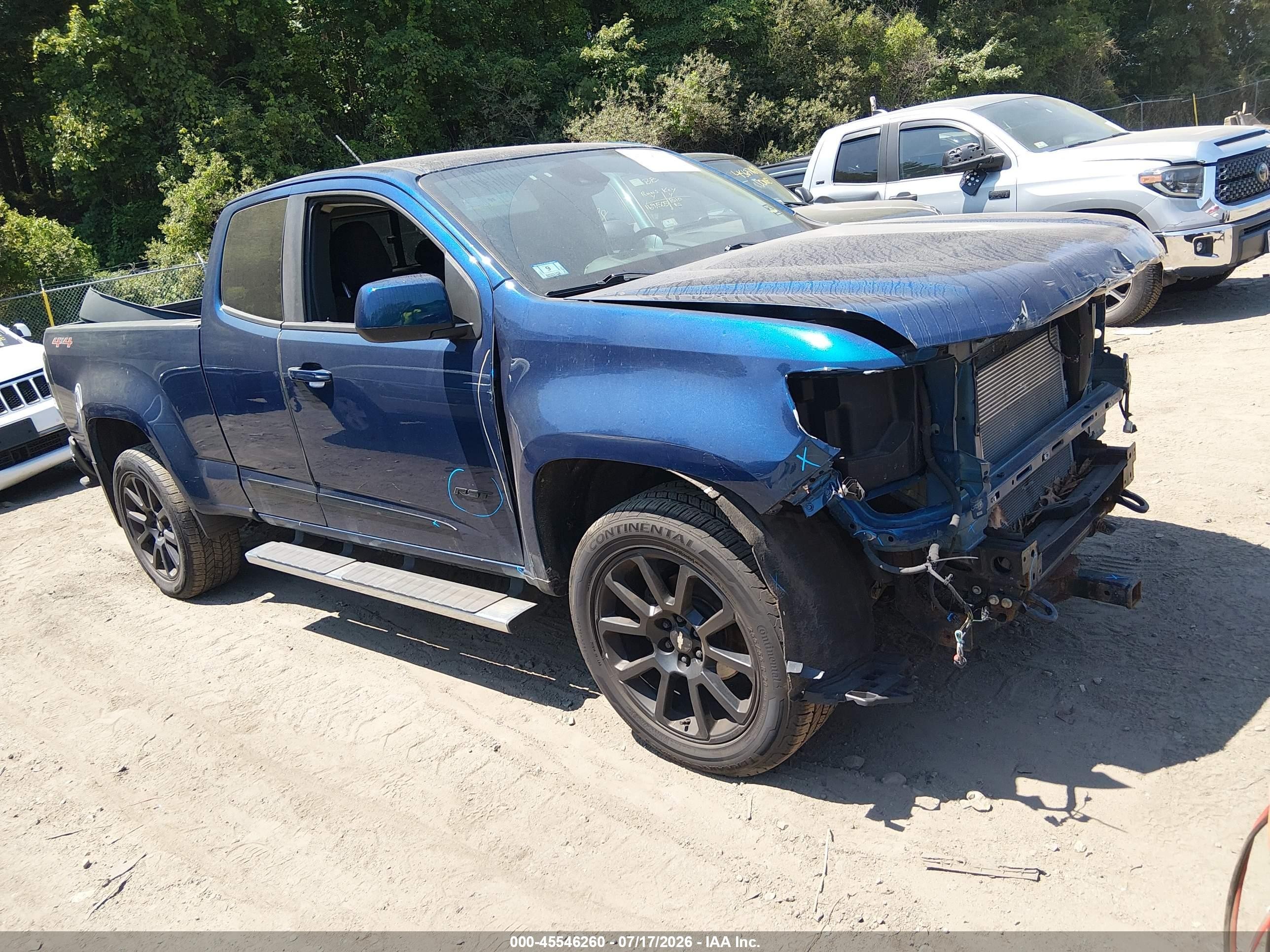 2020 Chevrolet Colorado 4WD LT, VIN 1GCHTCEN9L1128364 — Перед