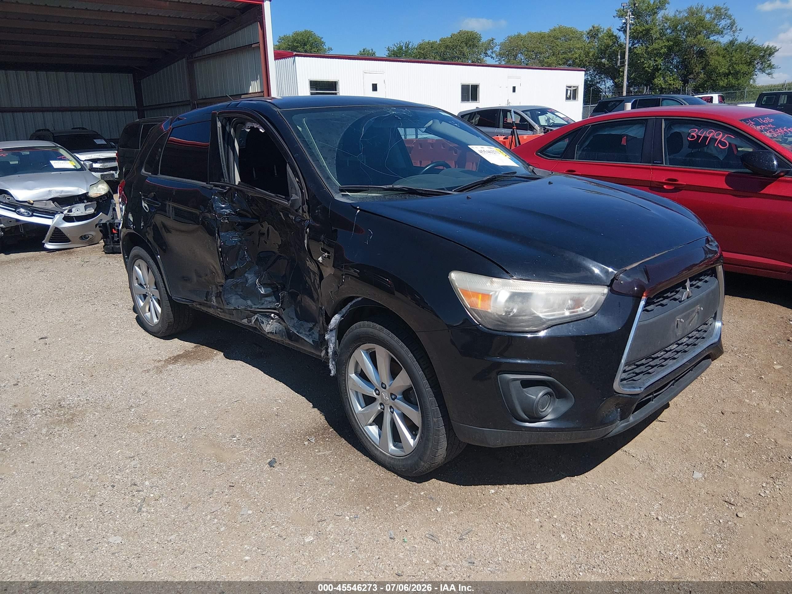 2015 Mitsubishi Outlander ES, VIN 4A4AP3AW8FE043610 — Бок