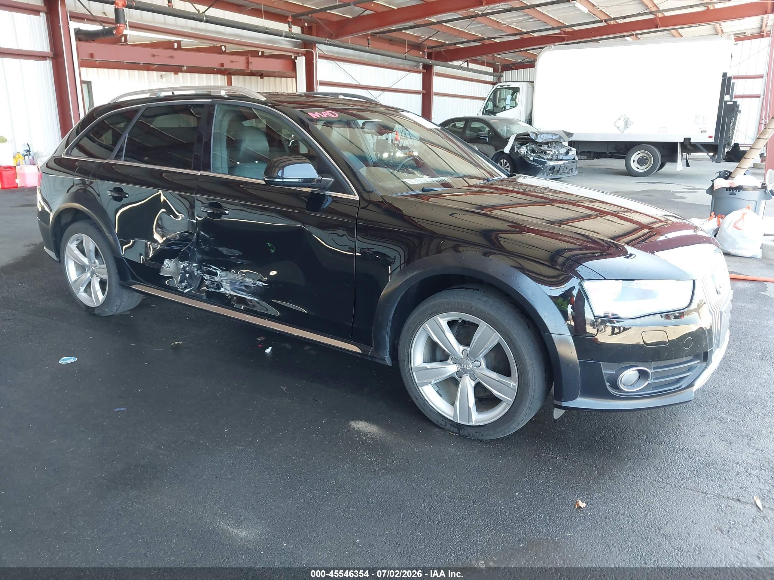 2015 Audi allroad A4 Premium Plus, VIN WA1UFAFL4FA108609 — Side