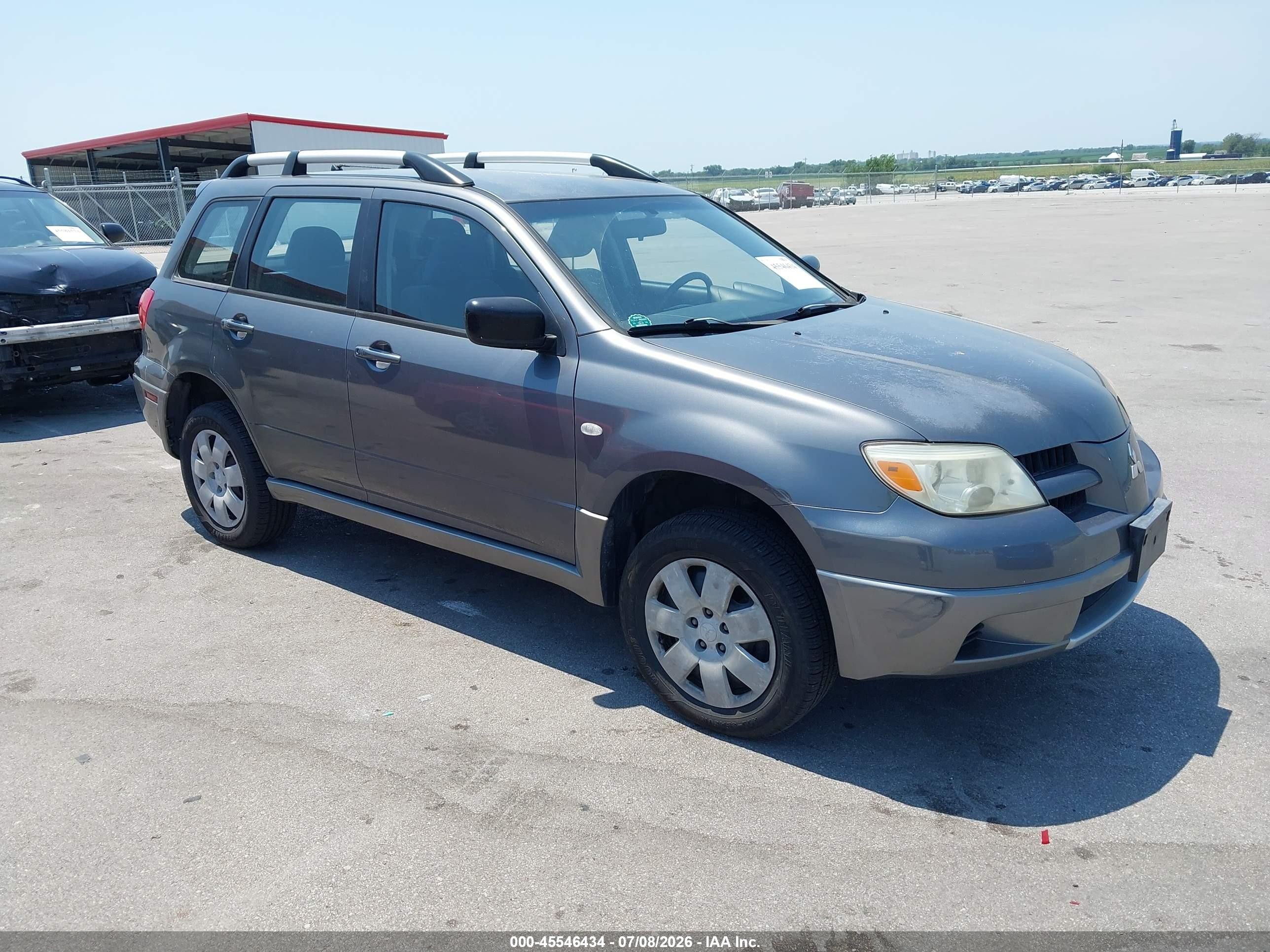 2006 Mitsubishi Outlander LS, VIN JA4LZ31F66U028467 — Rear end