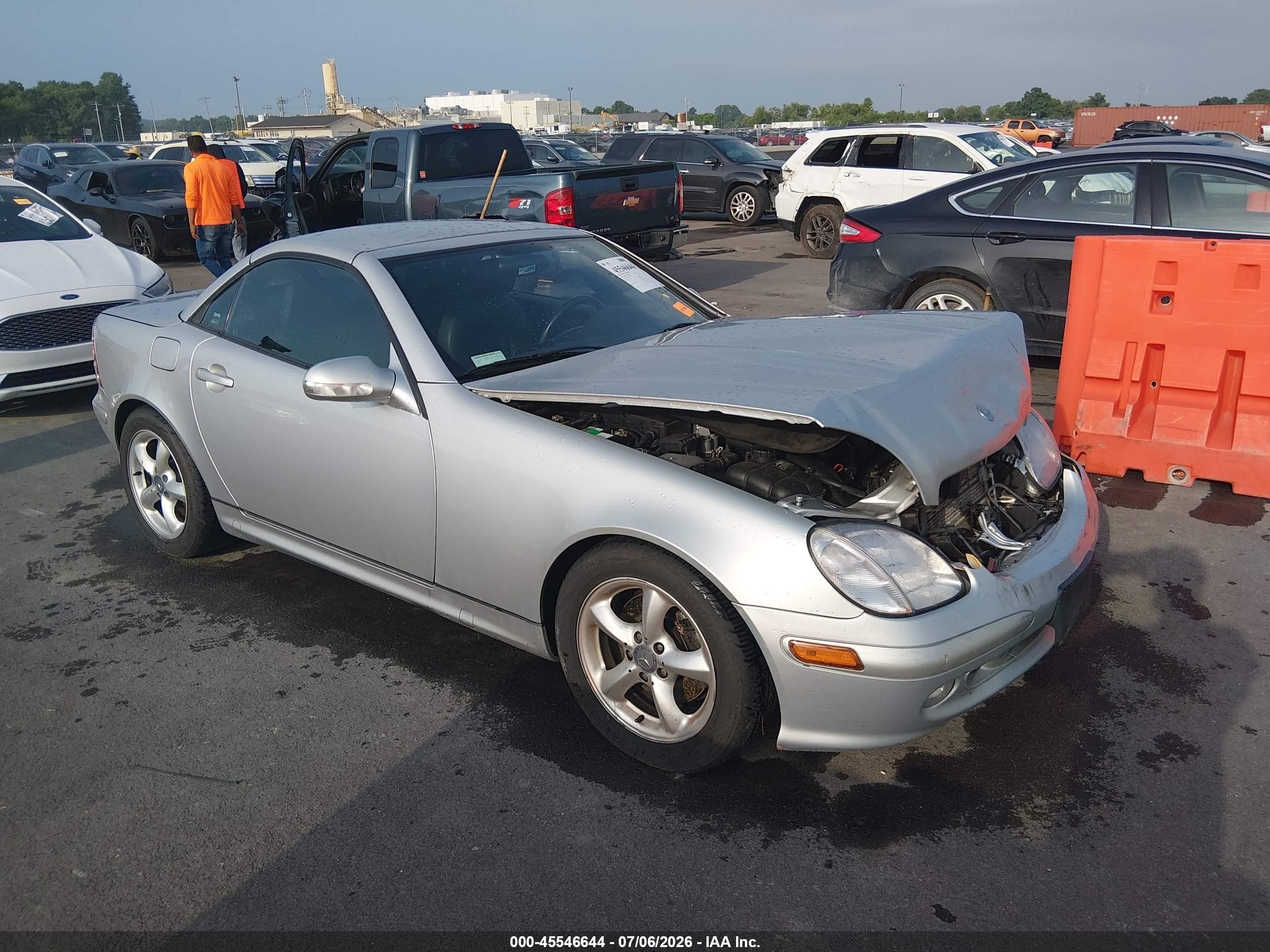 2003 Mercedes-Benz SLK 320, VIN WDBKK65F83F297604 — Перед