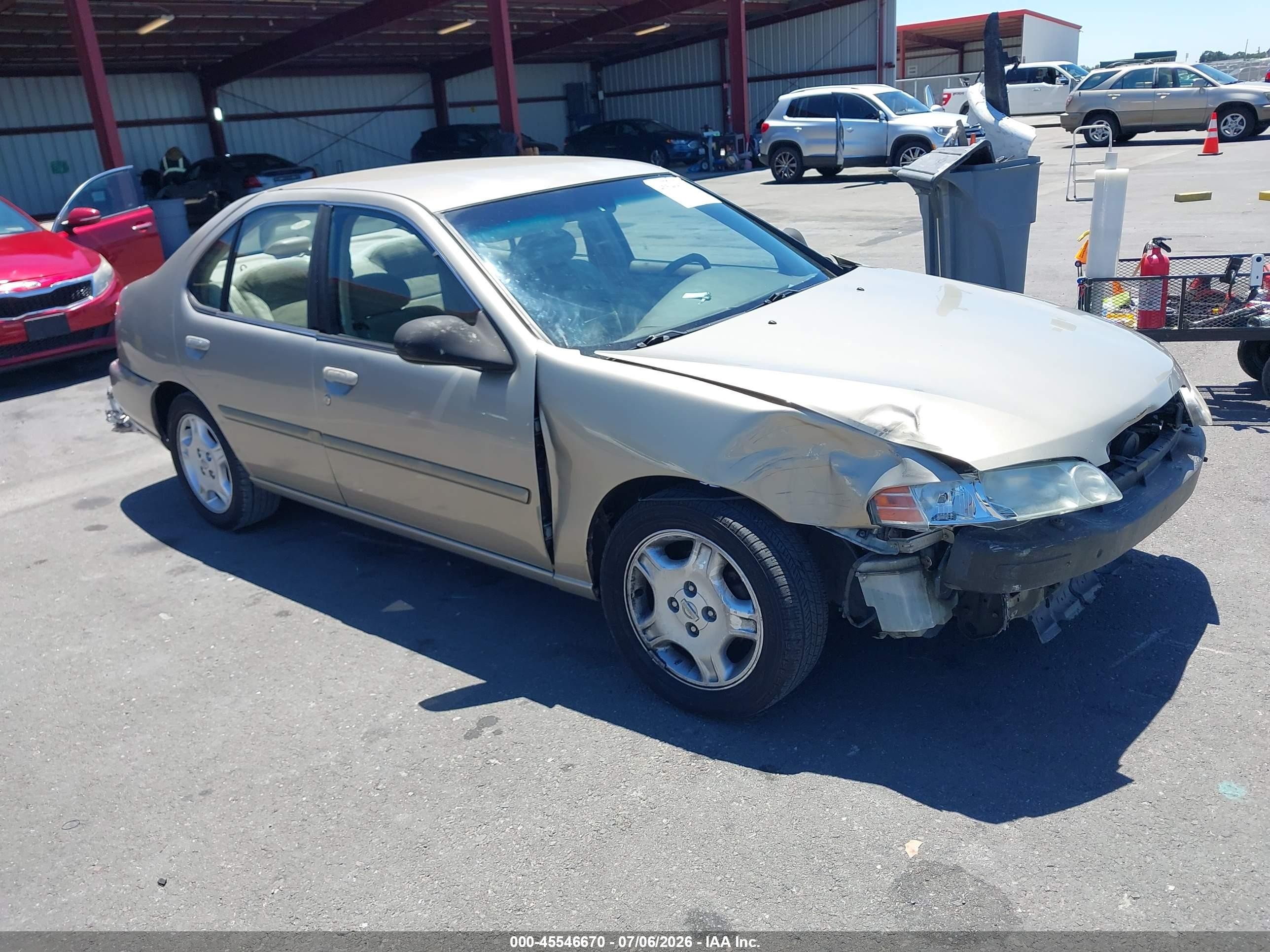 2000 Nissan Altima XE, VIN 1N4DL01D8YC240326 — Front end
