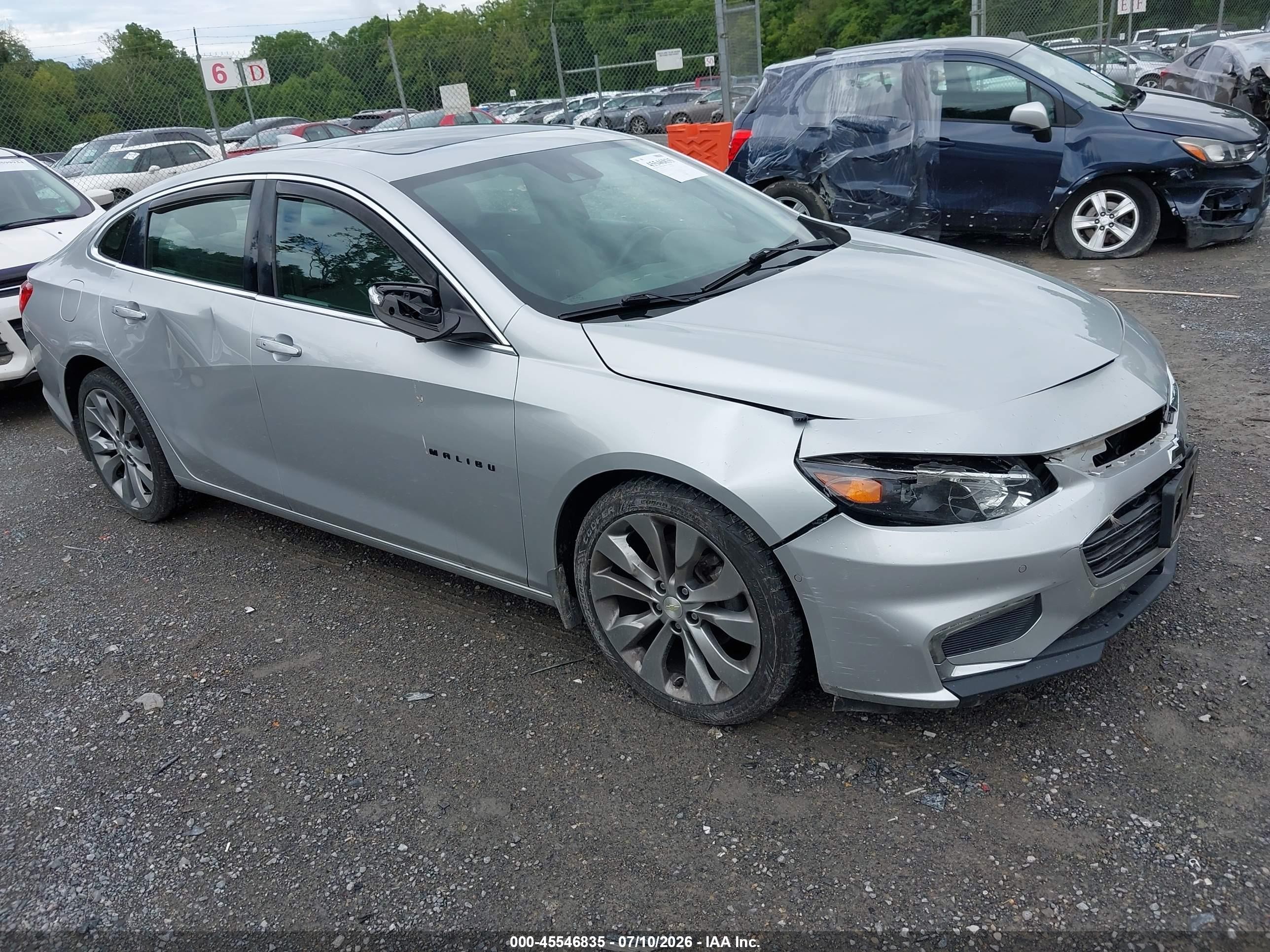 2018 Chevrolet Malibu Premier, VIN 1G1ZE5SX1JF119439 — Front end