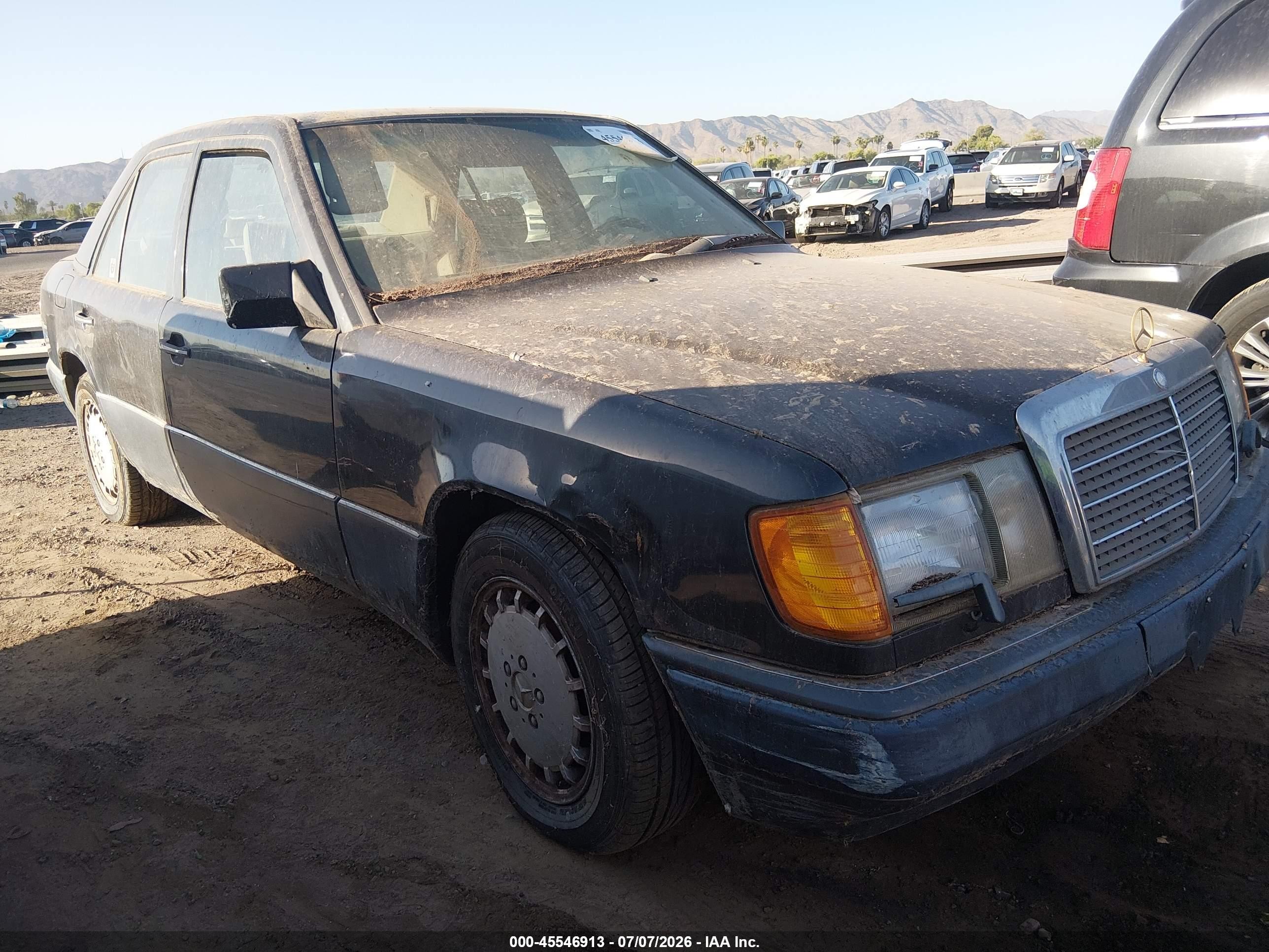 1990 Mercedes-Benz 300 E, VIN WDBEA30D5LB259176 — Normal wear