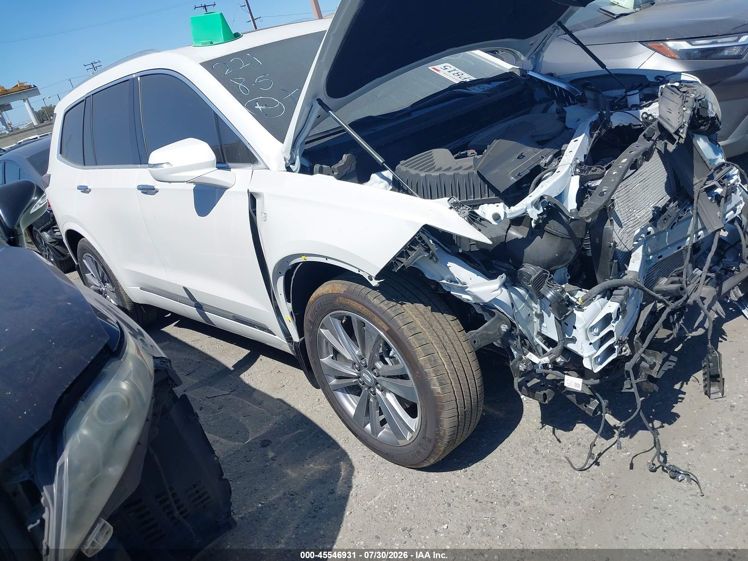 2025 Cadillac XT6 FWD Premium Luxury, VIN 1GYKPCRS1SZ134650 — Front end