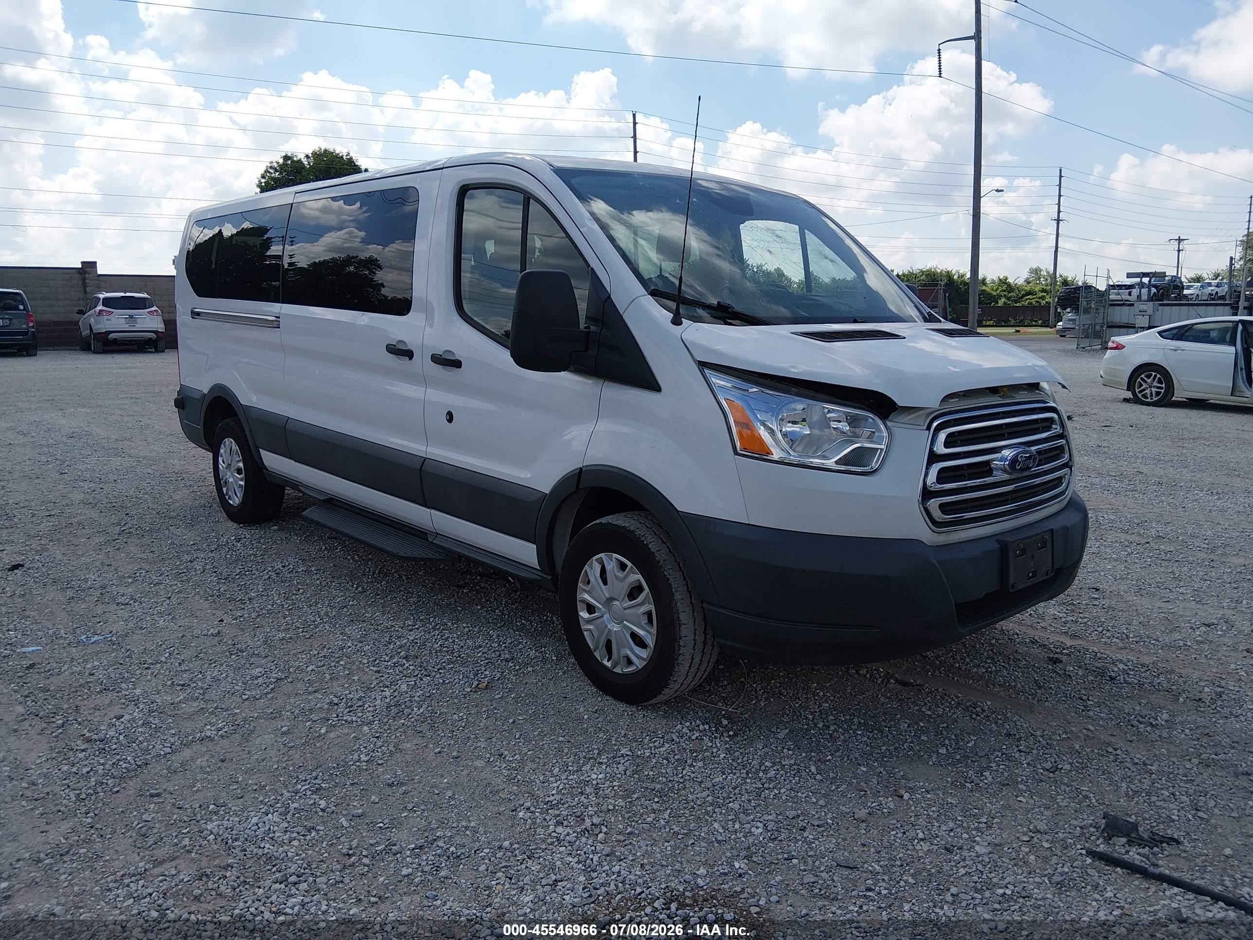 2017 Ford Transit XLT, VIN 1FBZX2YM8HKA94915 — Град