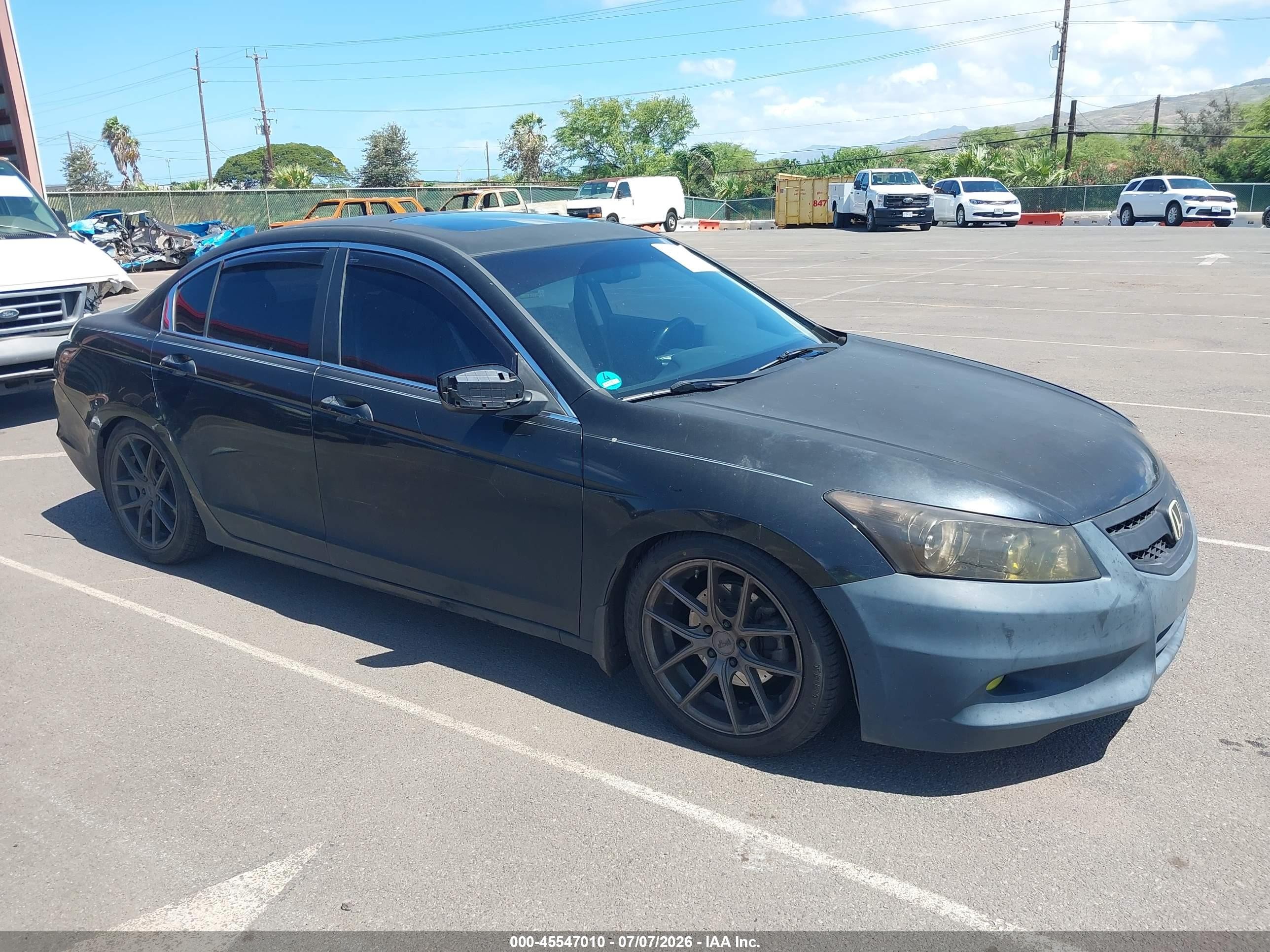 2009 Honda Accord EX-L, VIN 1HGCP26839A154664 — Зад