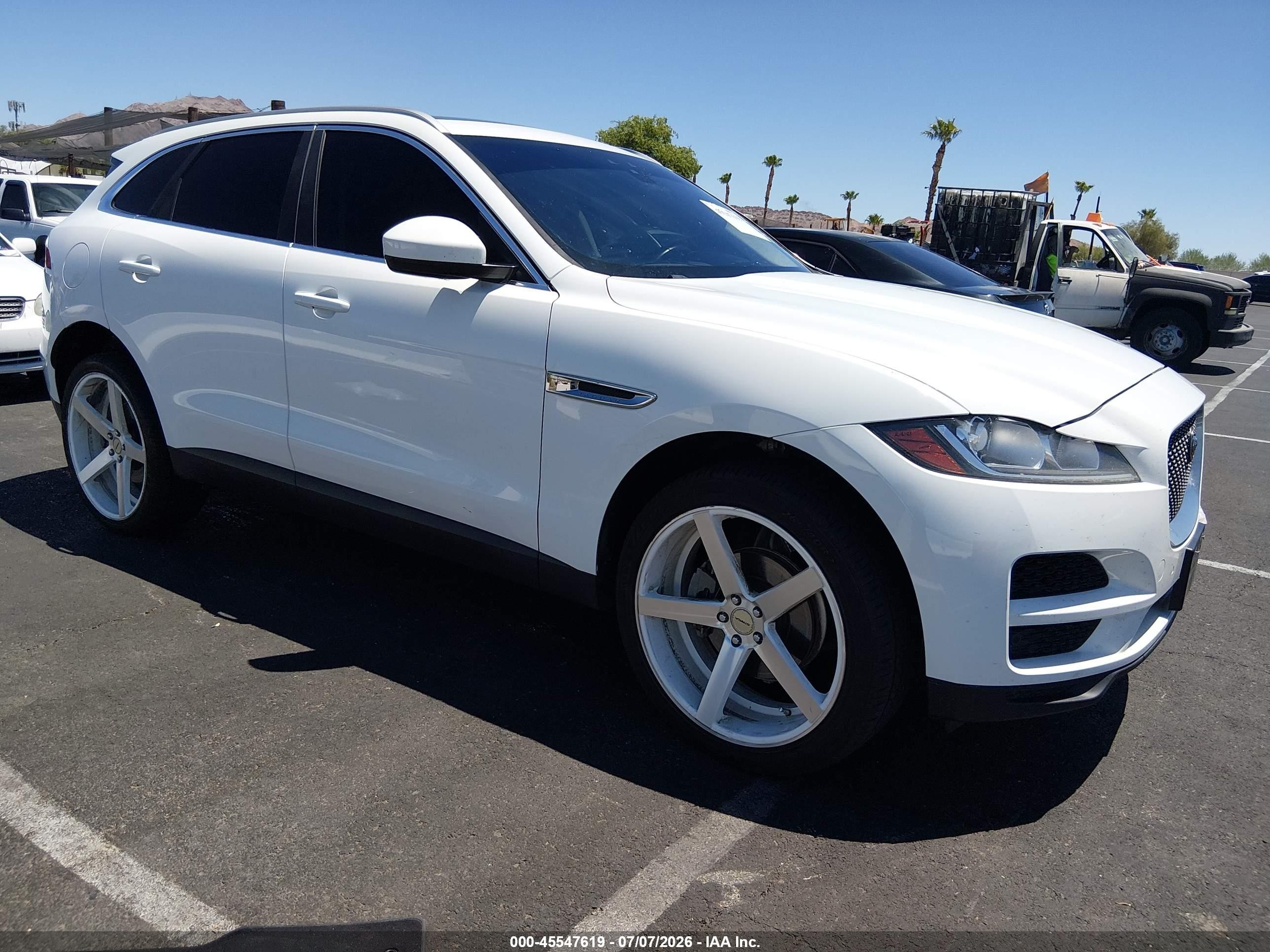 2020 Jaguar F-Pace 25t Premium, VIN SADCJ2FX3LA617776 — Normal wear