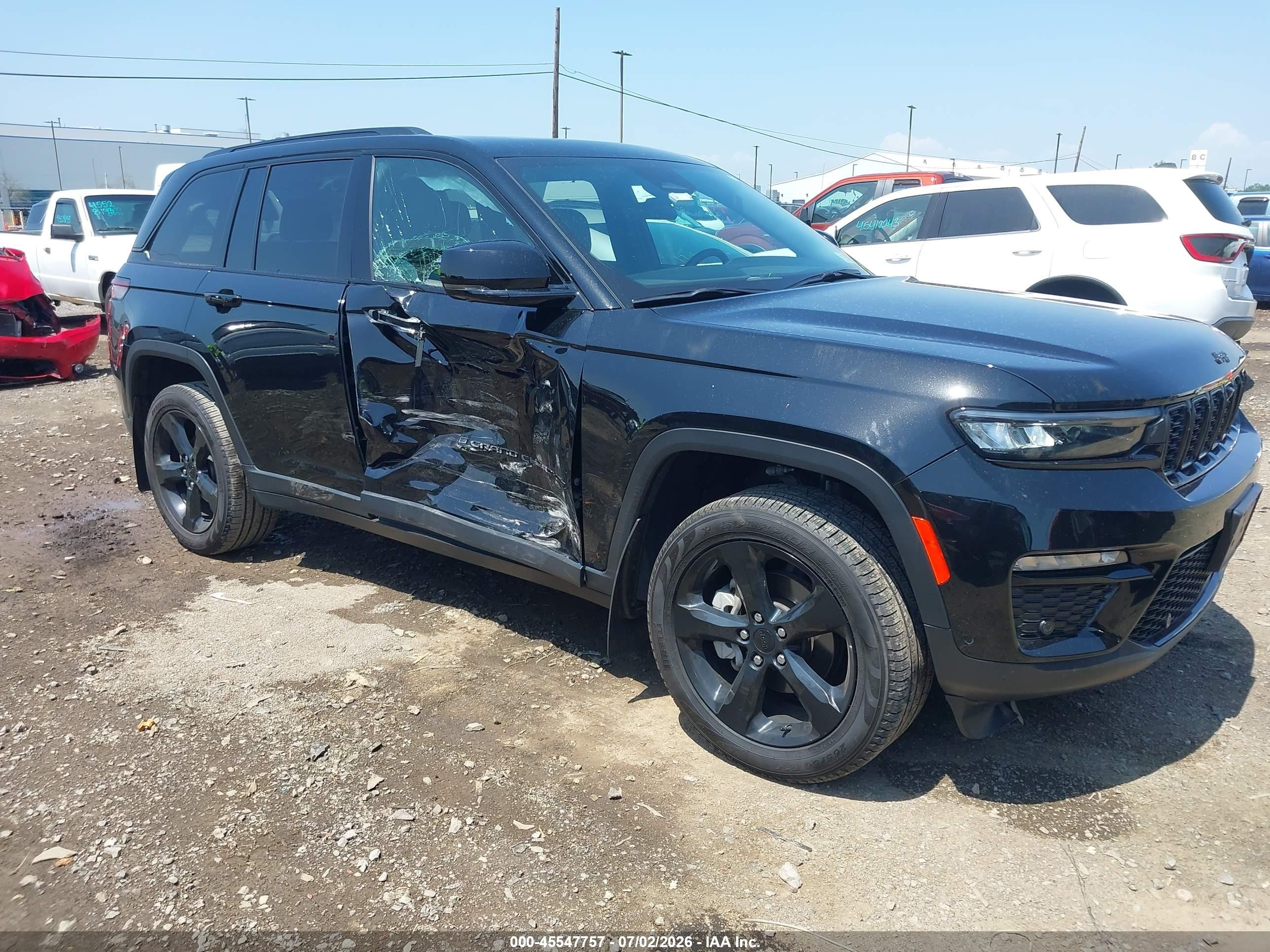 2025 Jeep Grand Cherokee Limited, VIN 1C4RJHBG5SC305752 — Side
