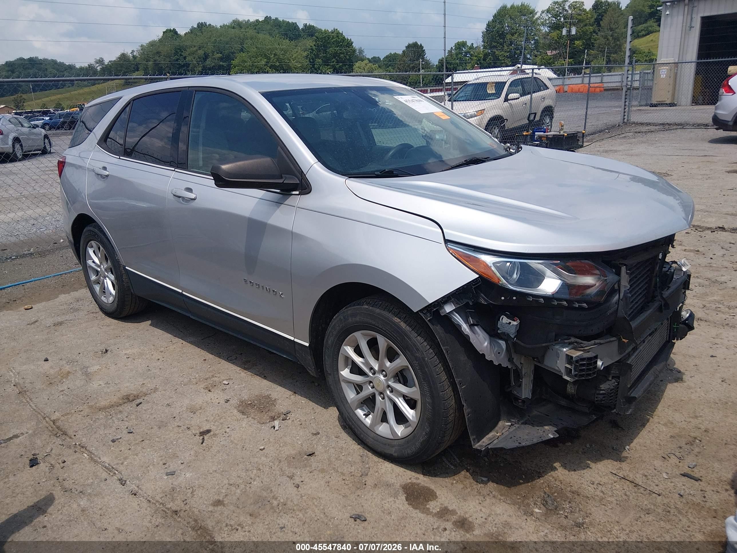 2019 Chevrolet Equinox LS, VIN 3GNAXHEV2KS669280 — Front end