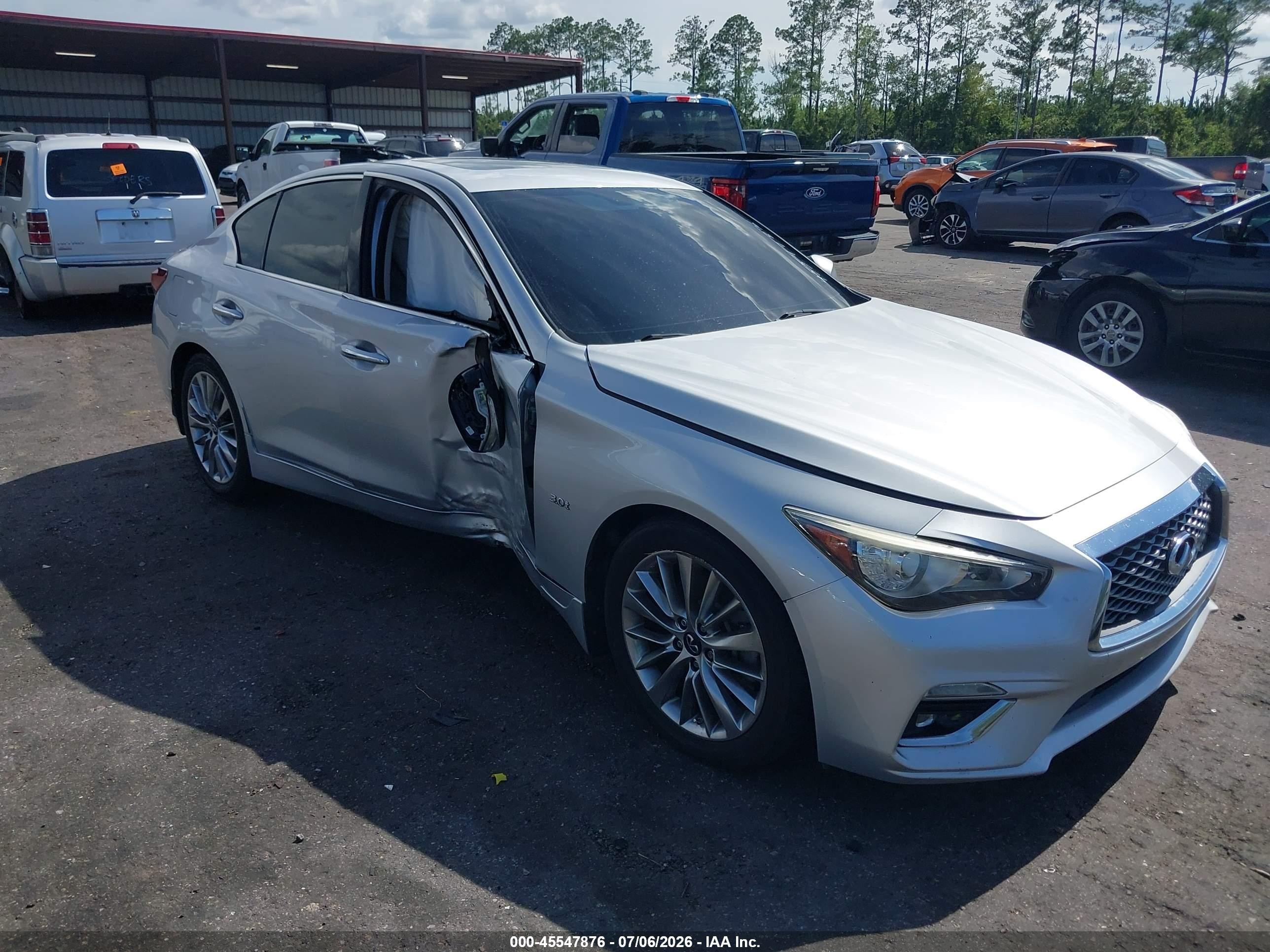 2020 Infiniti Q50 Luxe, VIN JN1EV7APXLM202405 — Side