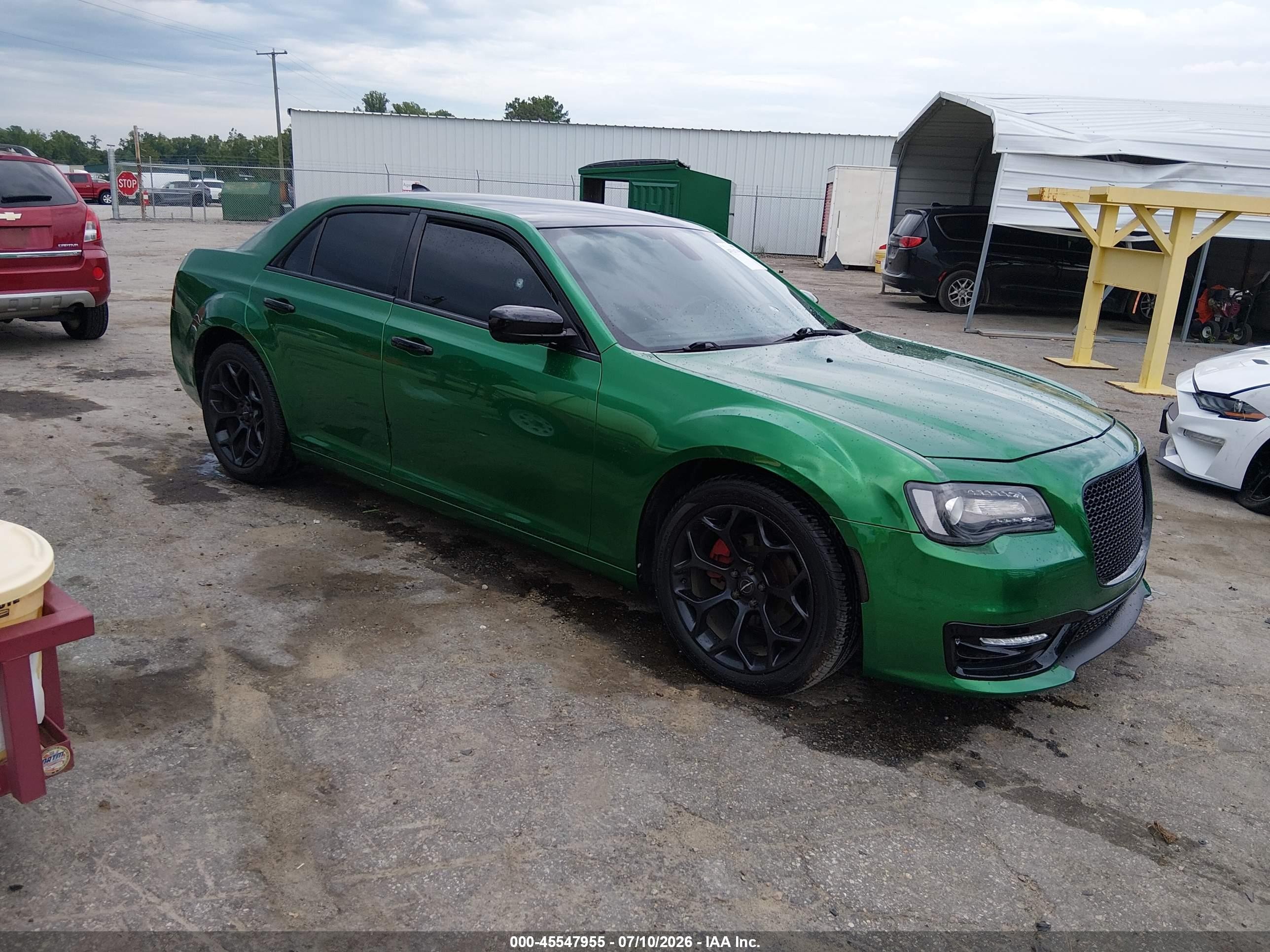 2019 Chrysler 300 S, VIN 2C3CCABG6KH682809 — Side