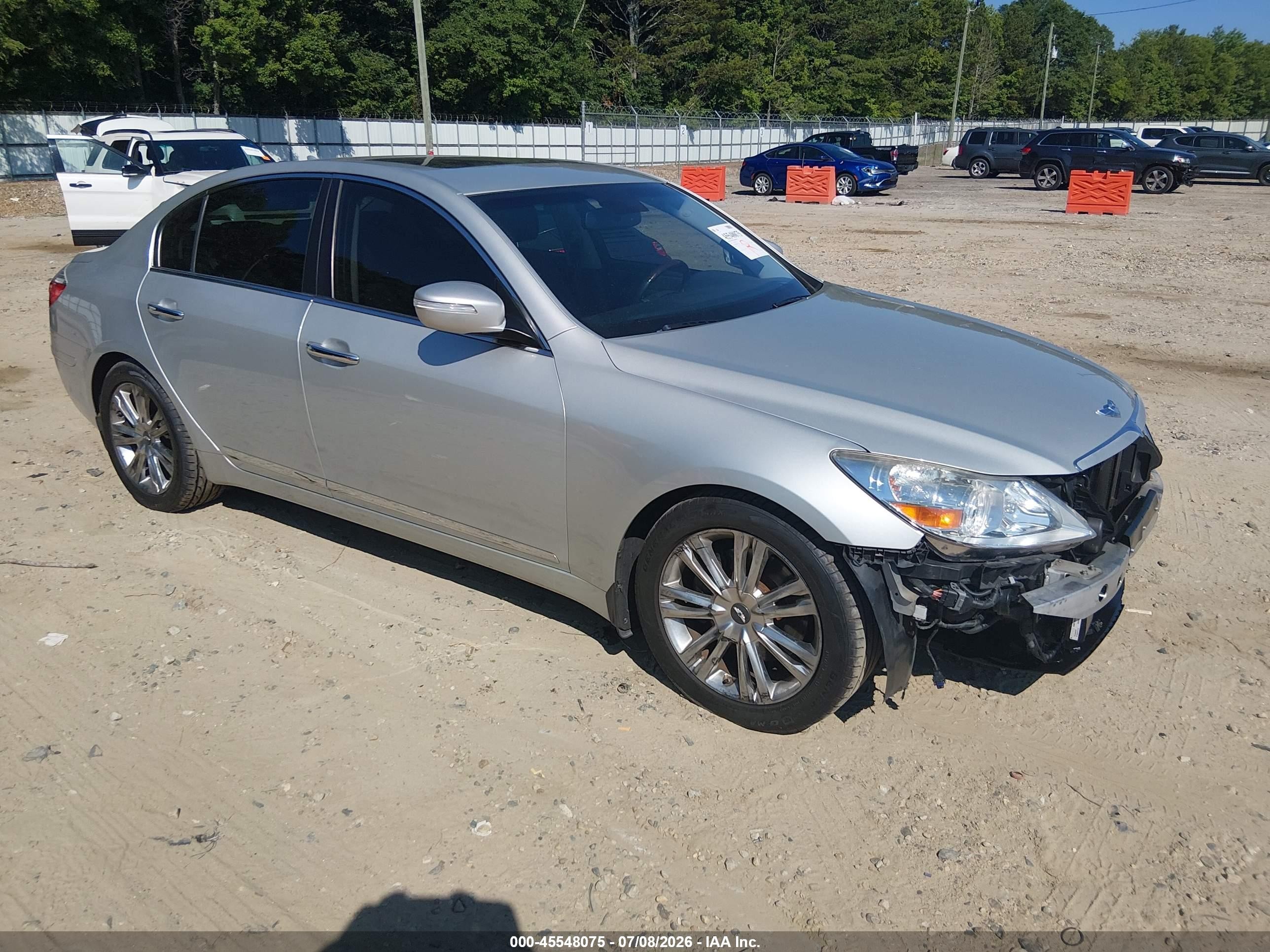 2011 Hyundai Genesis, VIN KMHGC4DFXBU133738 — Front end