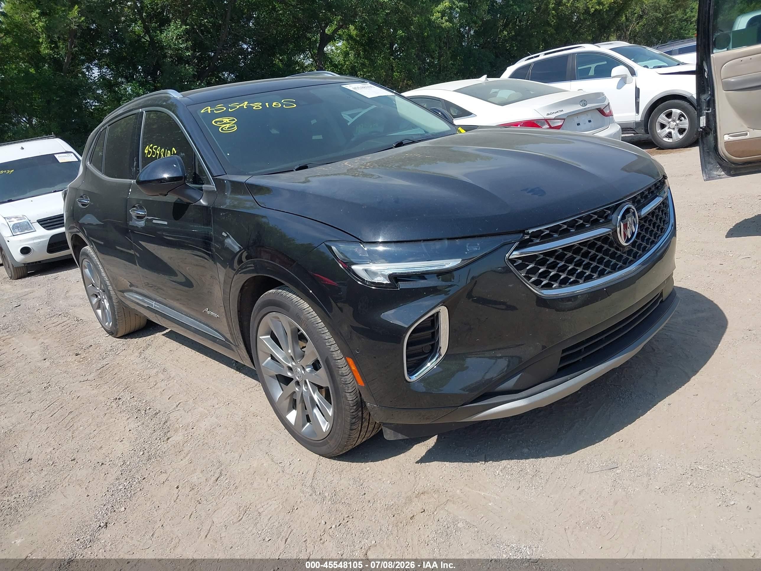 2022 Buick Envision Avenir, VIN LRBFZSR47ND016406 — Rear end