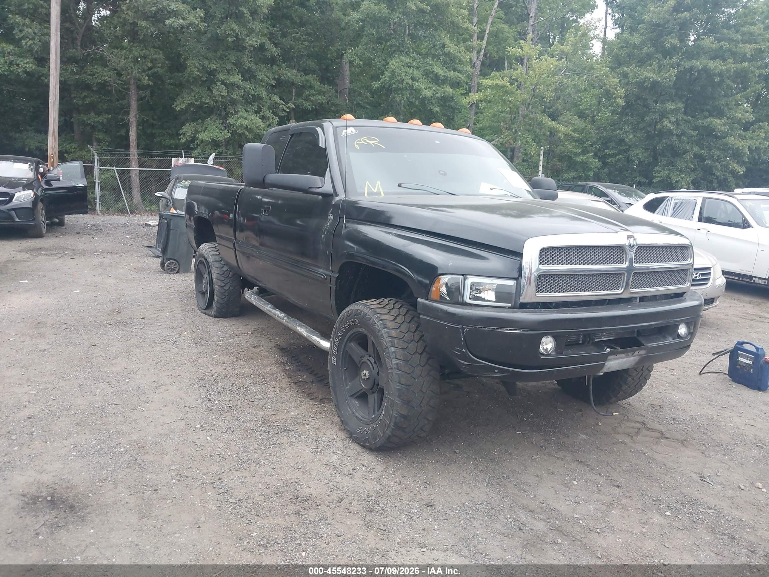 2001 Dodge 2500, VIN 1B7KF23641J515386 — Side
