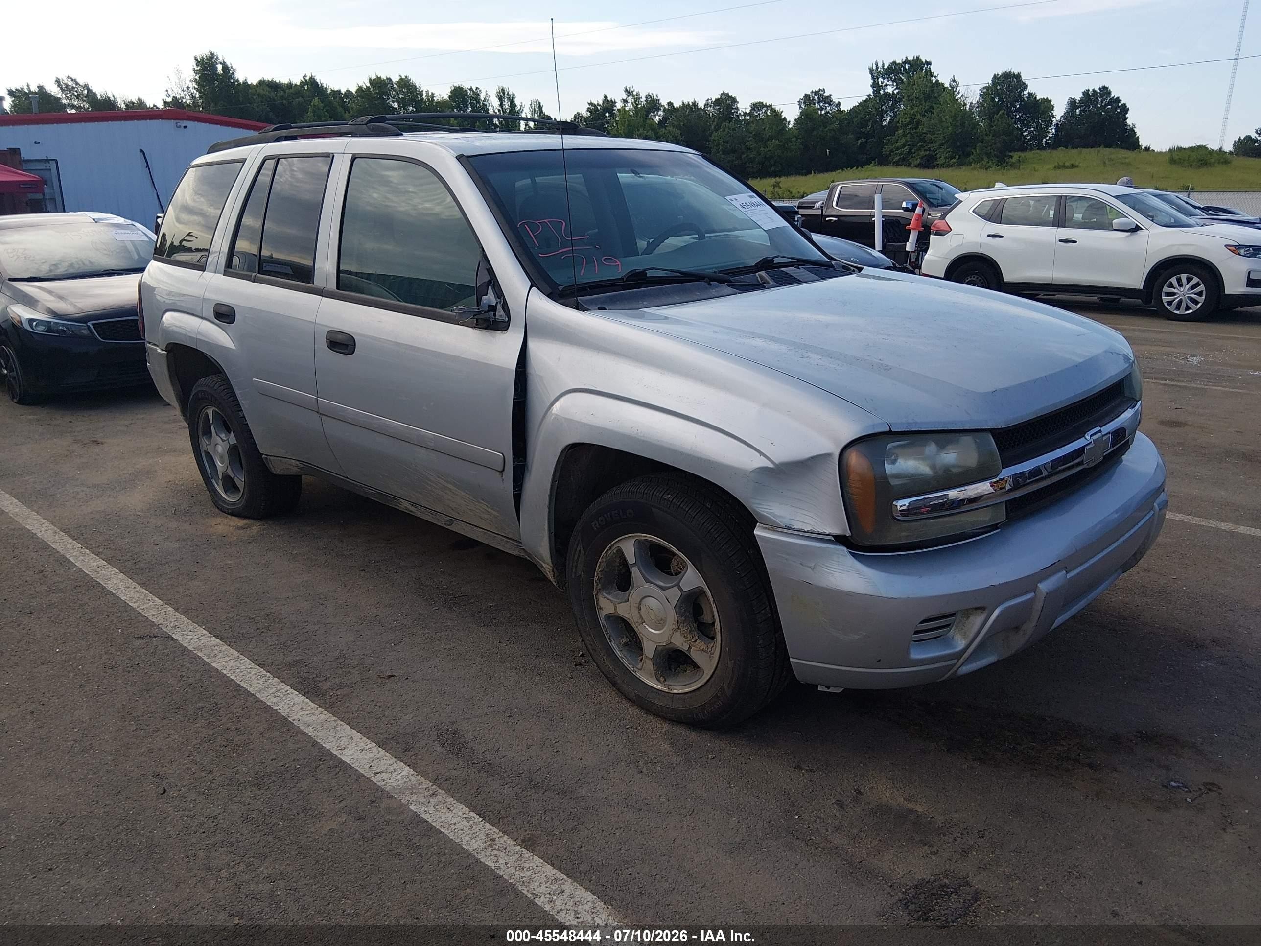 2007 Chevrolet TrailBlazer LT, VIN 1GNDS13S672163014 — Перед
