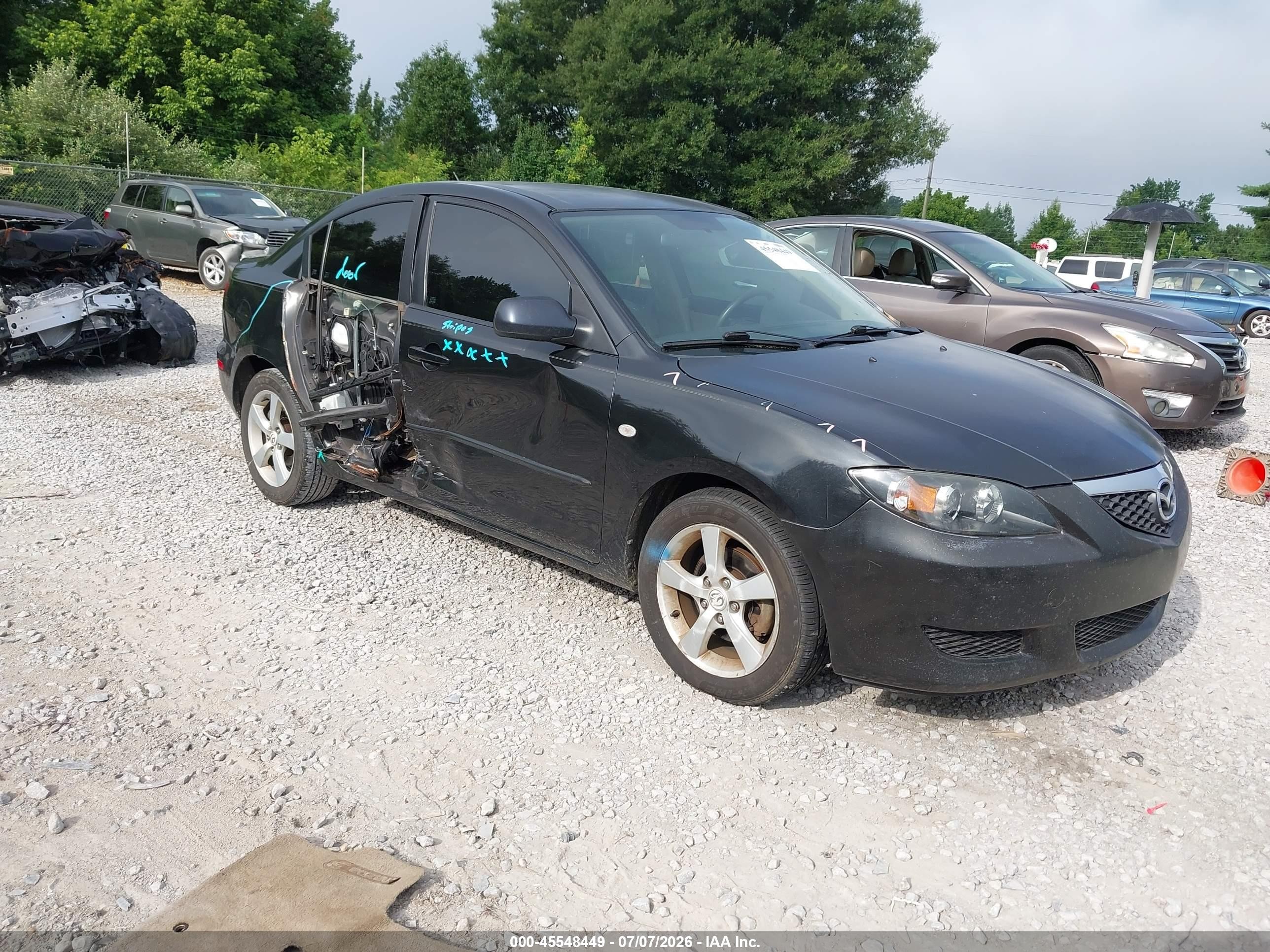 2006 Mazda 3 i Touring, VIN JM1BK12F261450438 — Бок