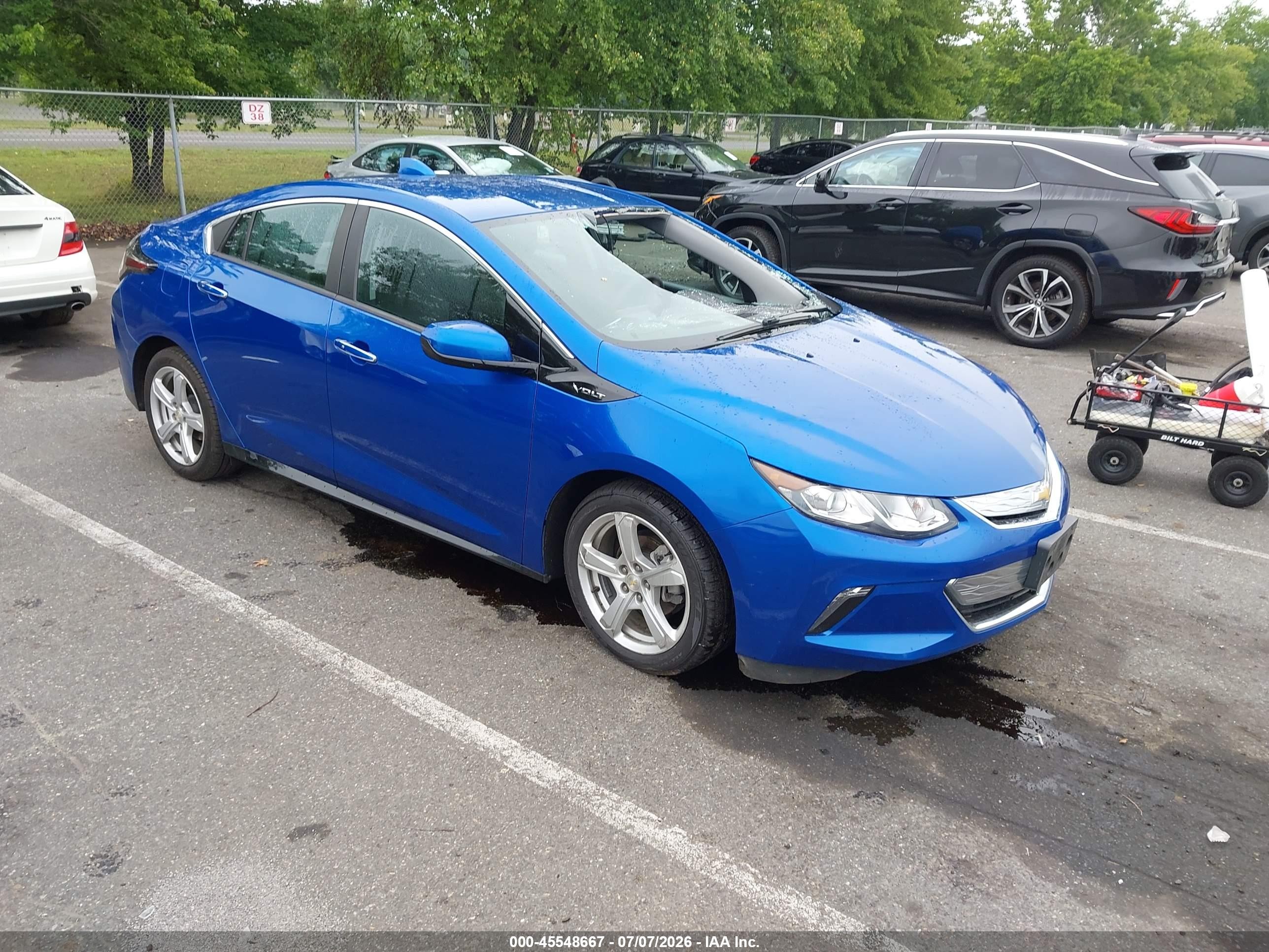 2017 Chevrolet Volt LT, VIN 1G1RC6S51HU105492 — Front end