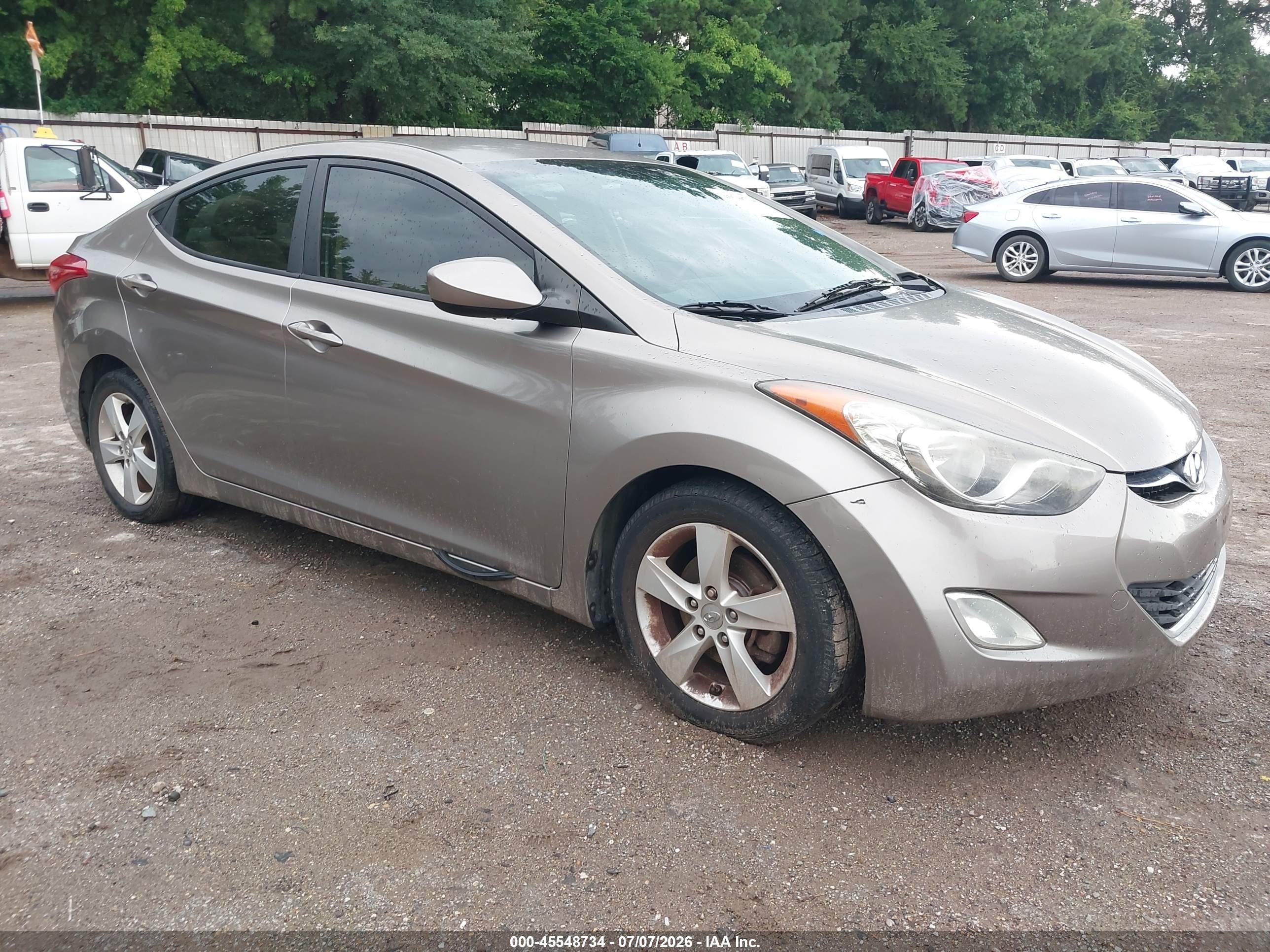 2013 Hyundai Elantra GLS, VIN 5NPDH4AEXDH318115 — Side