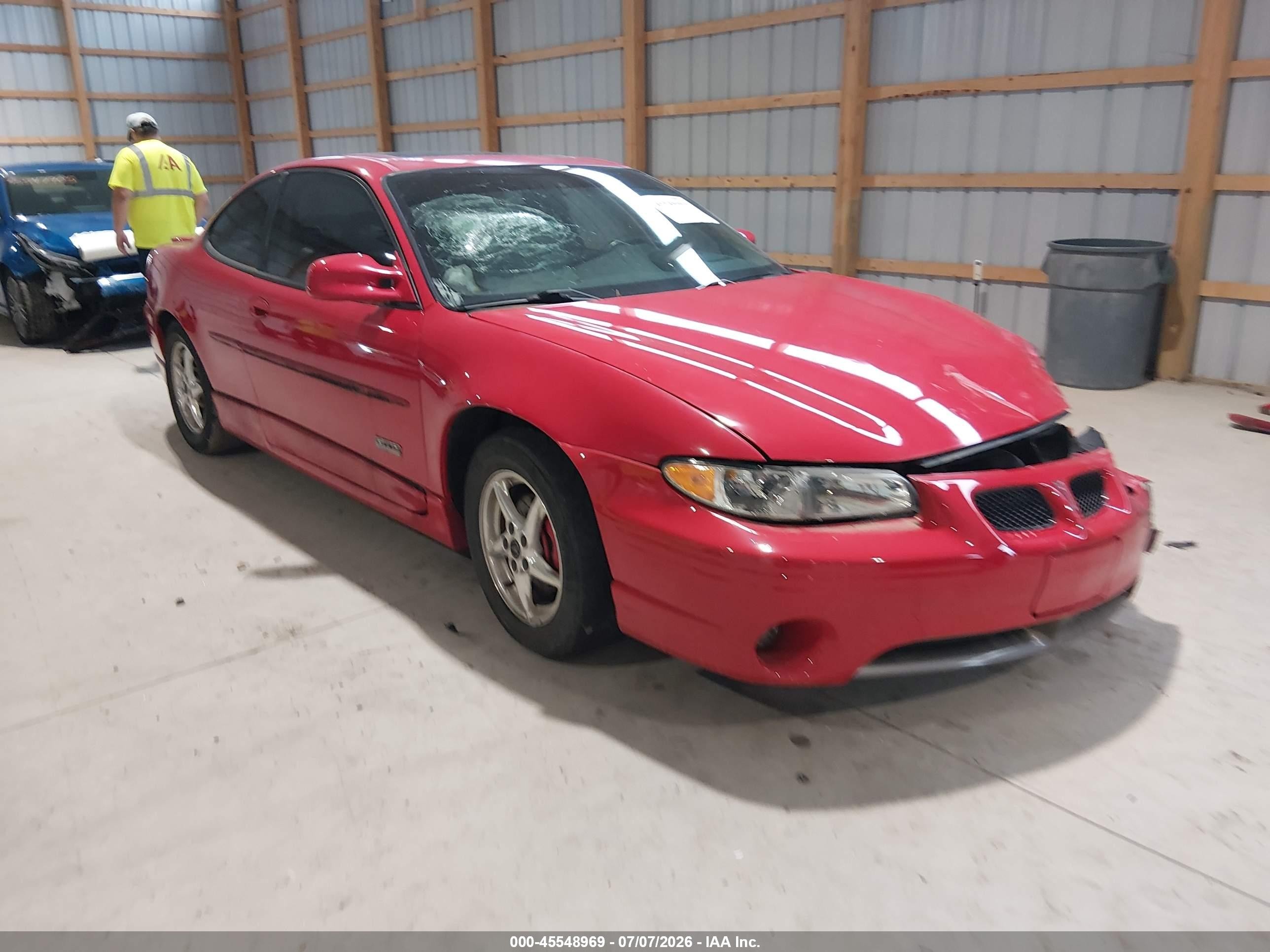 2002 Pontiac Grand Prix GTP, VIN 1G2WR12152F170046 — Side
