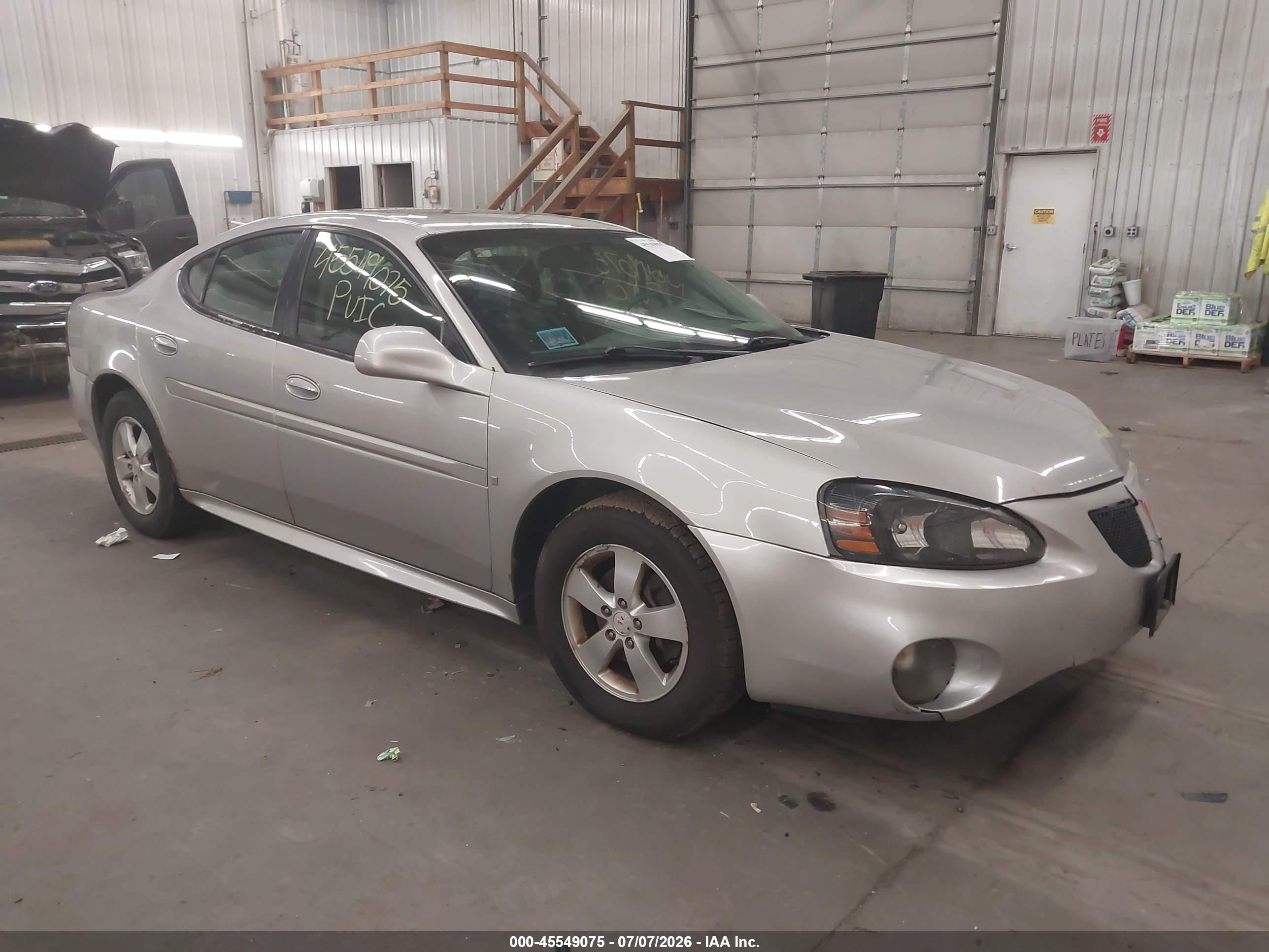 2008 Pontiac Grand Prix, VIN 2G2WP552281104376 — Front end