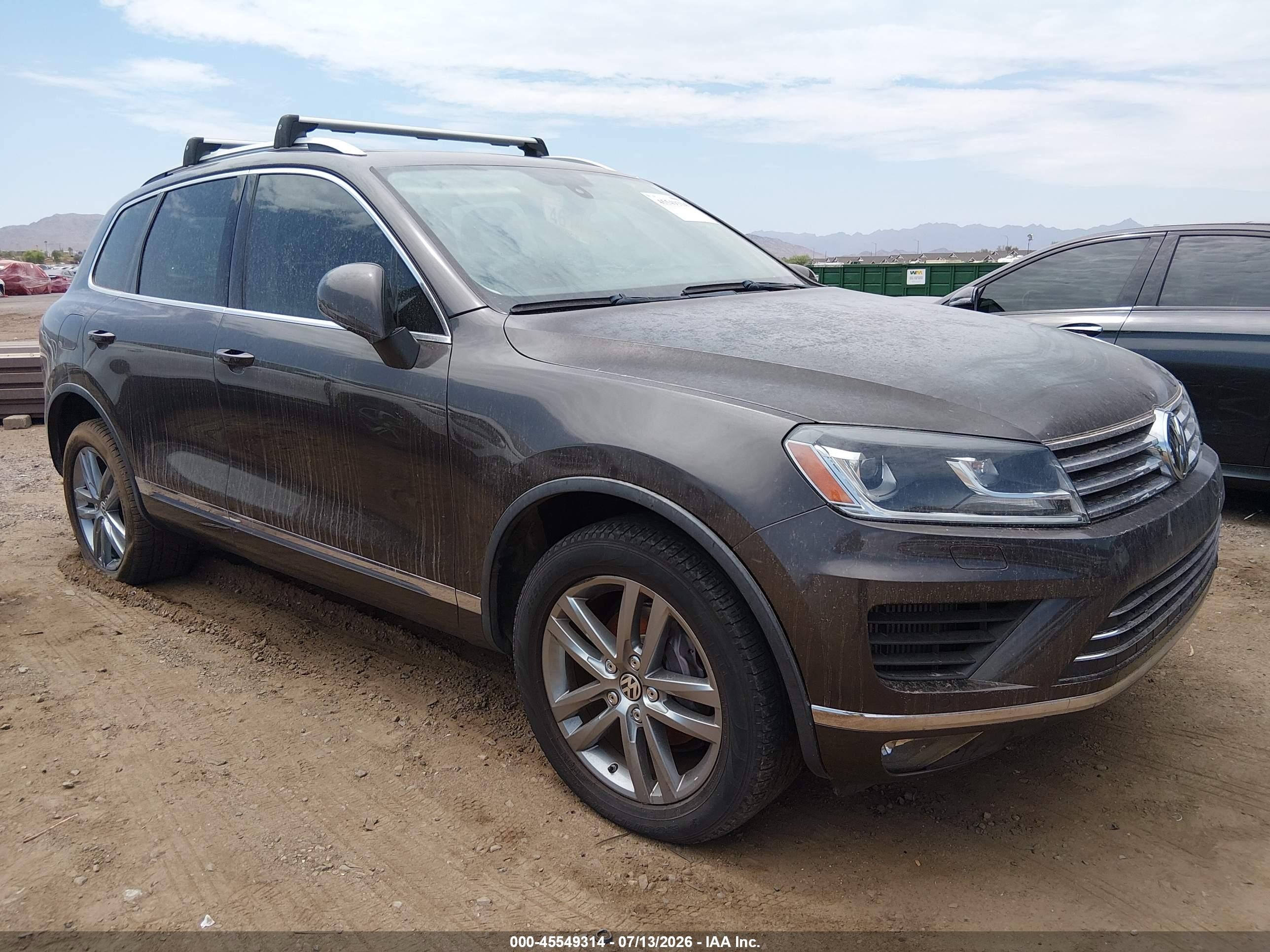2015 Volkswagen Touareg Sport, VIN WVGEP9BP5FD007412 — Normal wear