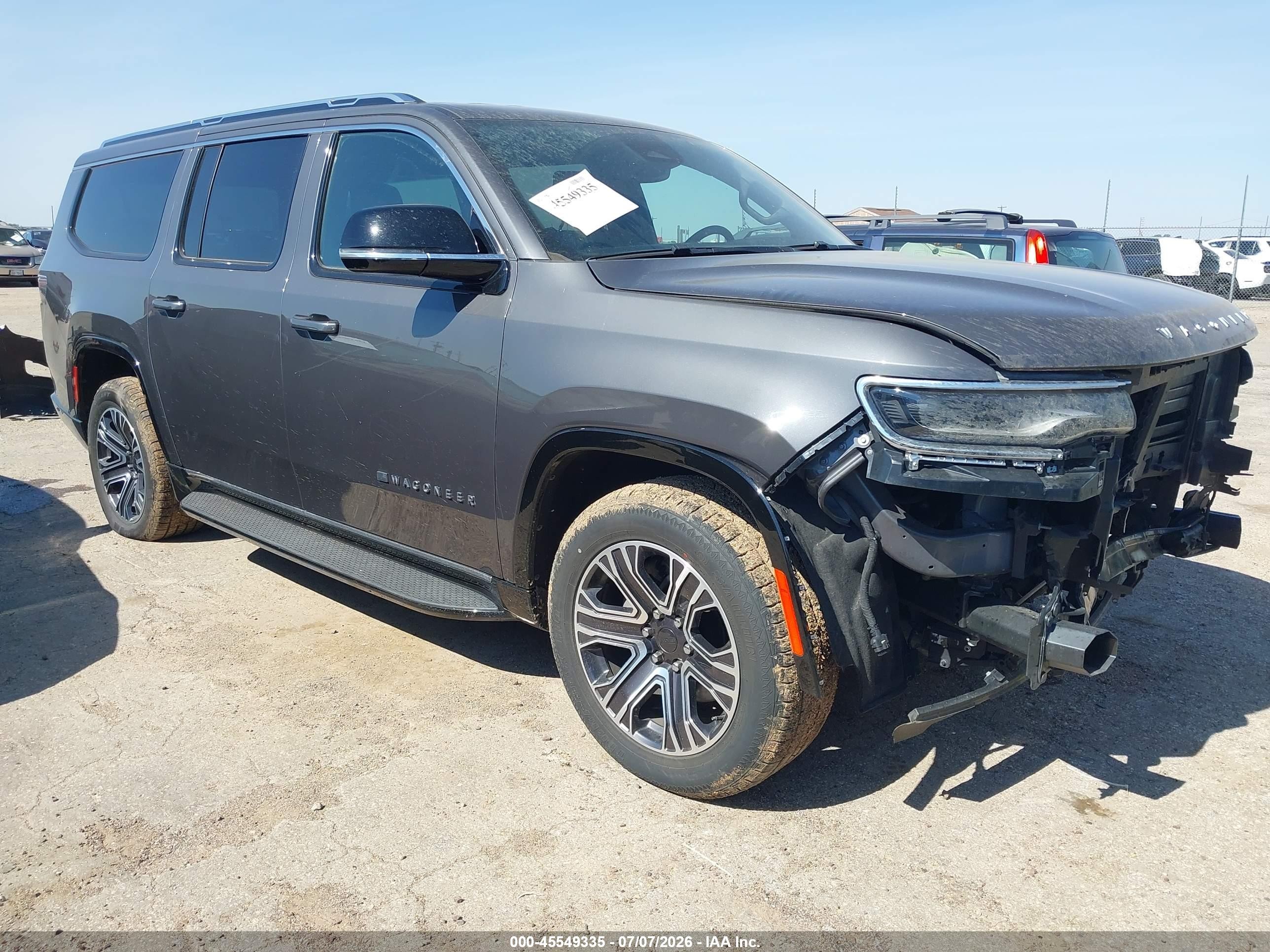 2024 Jeep Wagoneer Series II, VIN 1C4SJSBP2RS131542 — Перед