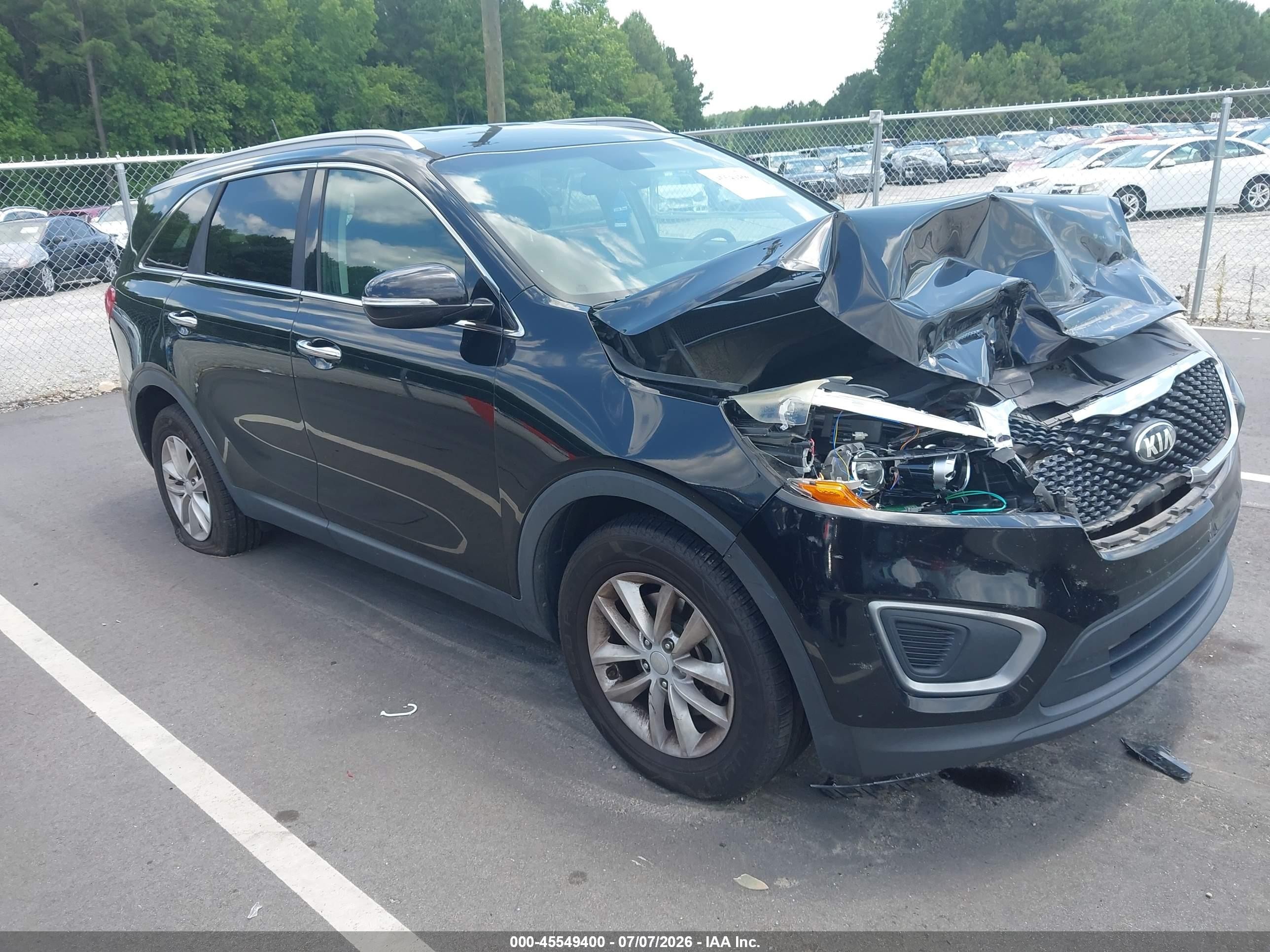 2017 Kia Sorento LX, VIN 5XYPG4A3XHG203462 — Перед